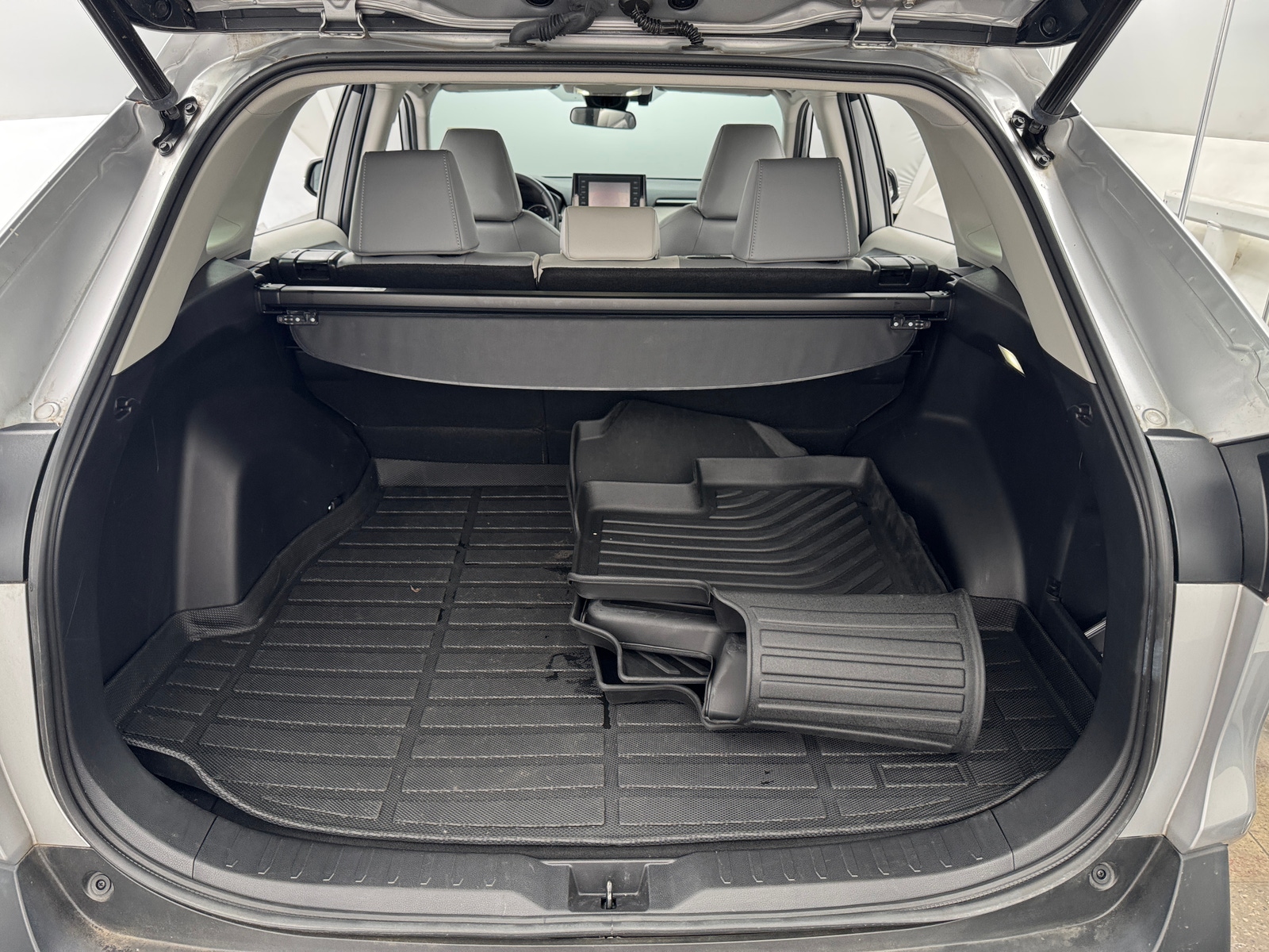 Thumbnail: 2022 Toyota RAV4 - 6