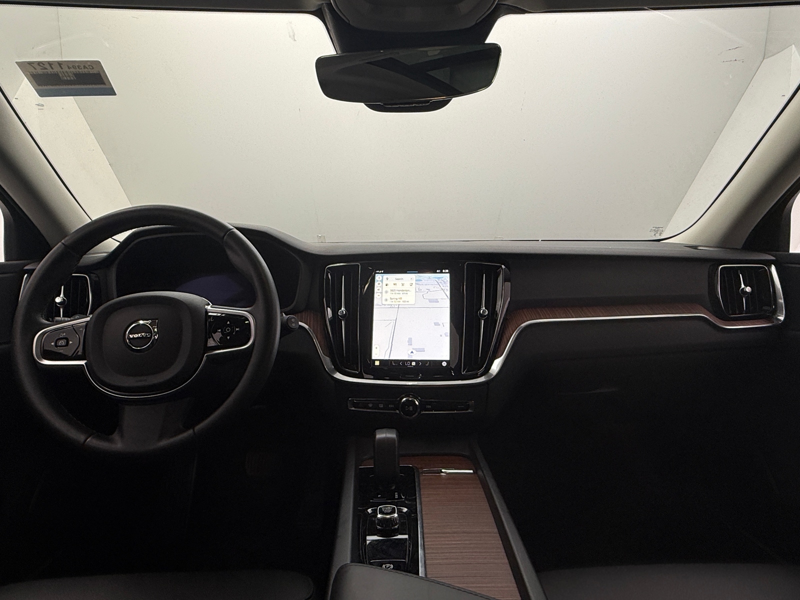 Thumbnail: 2025 Volvo V60 - 2