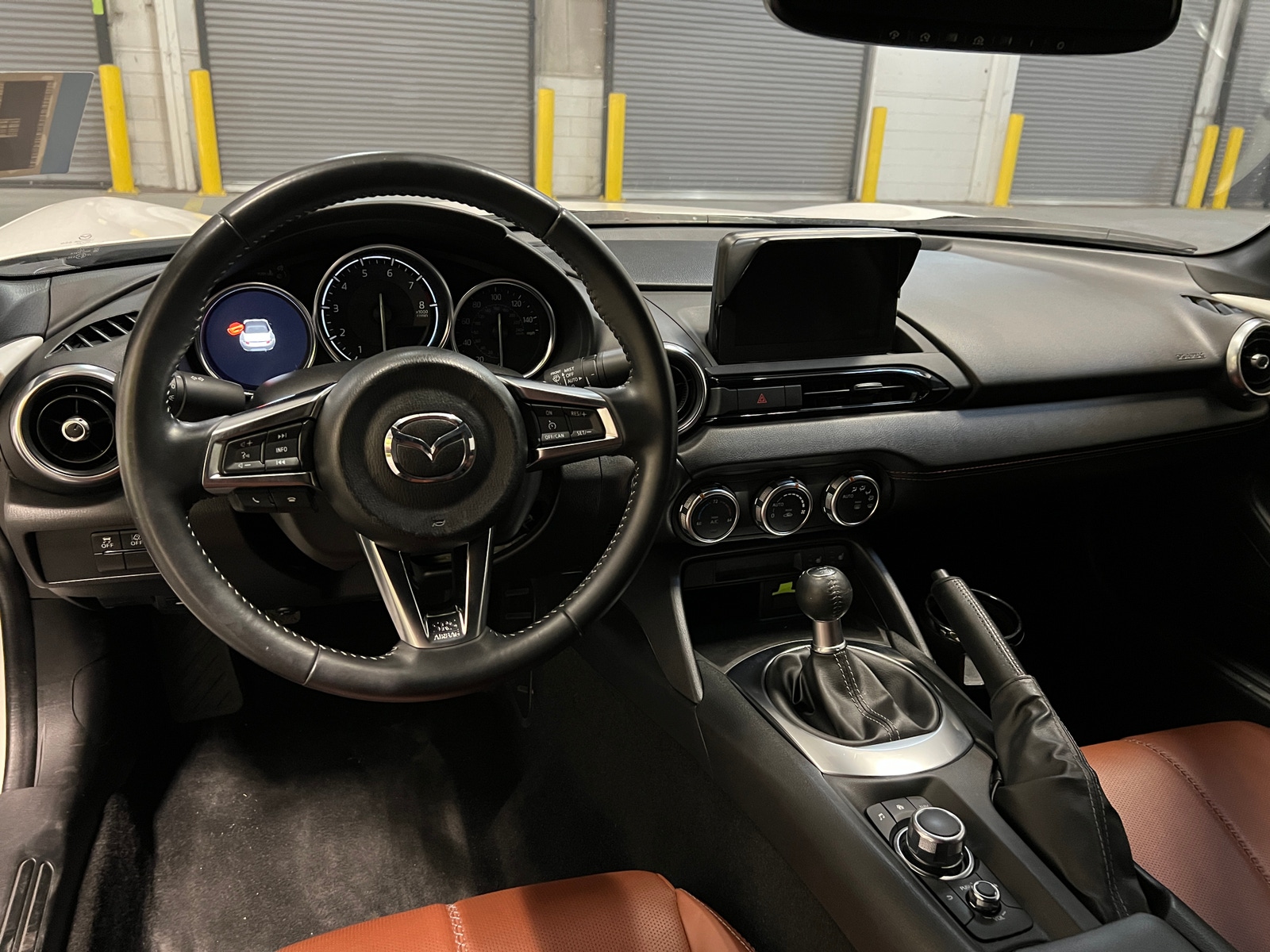 Thumbnail: 2022 Mazda MX-5 Miata - 2