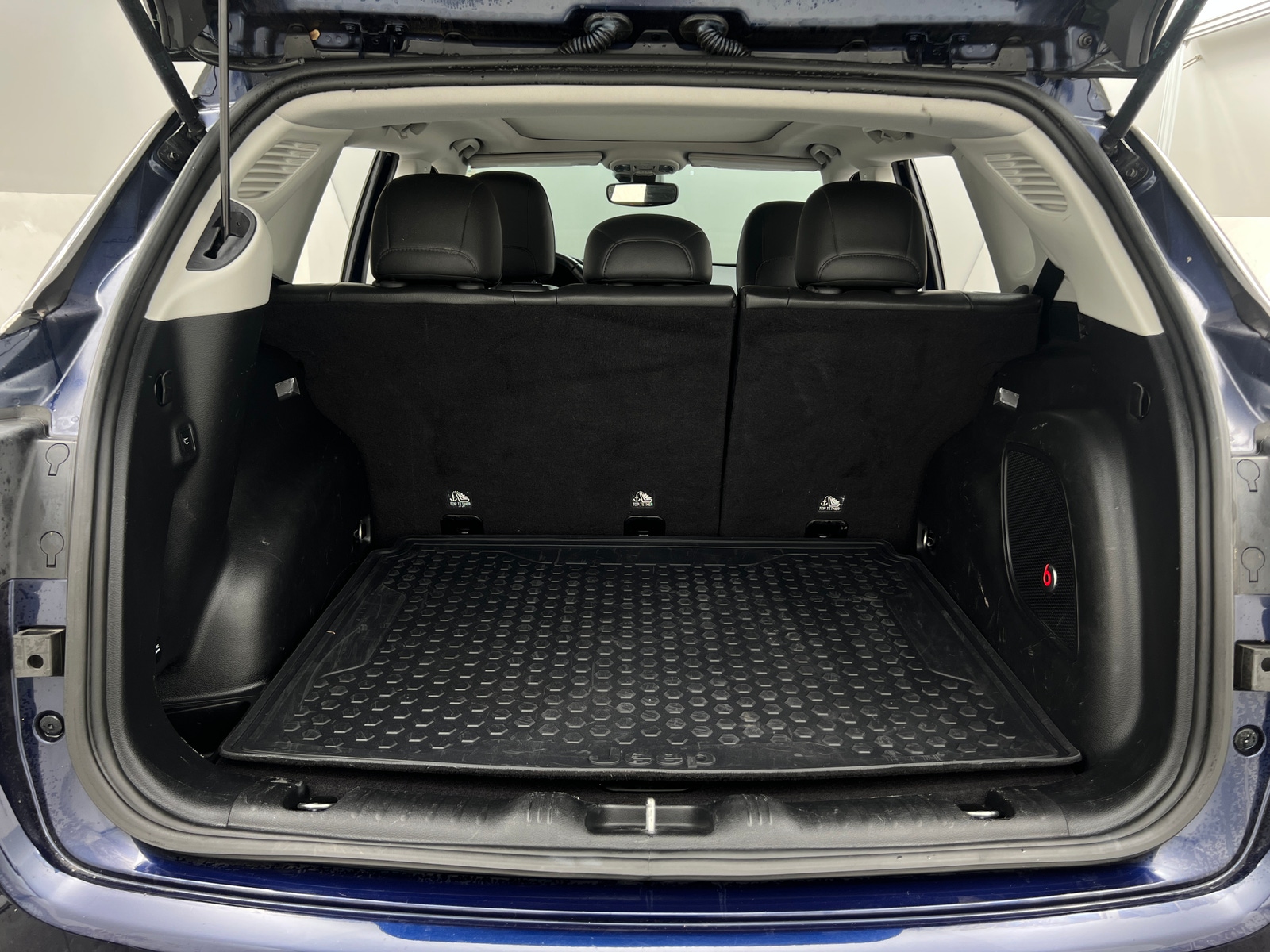 Thumbnail: 2018 Jeep Compass - 6