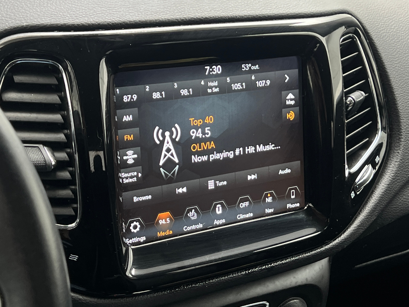 Thumbnail: 2018 Jeep Compass - 3