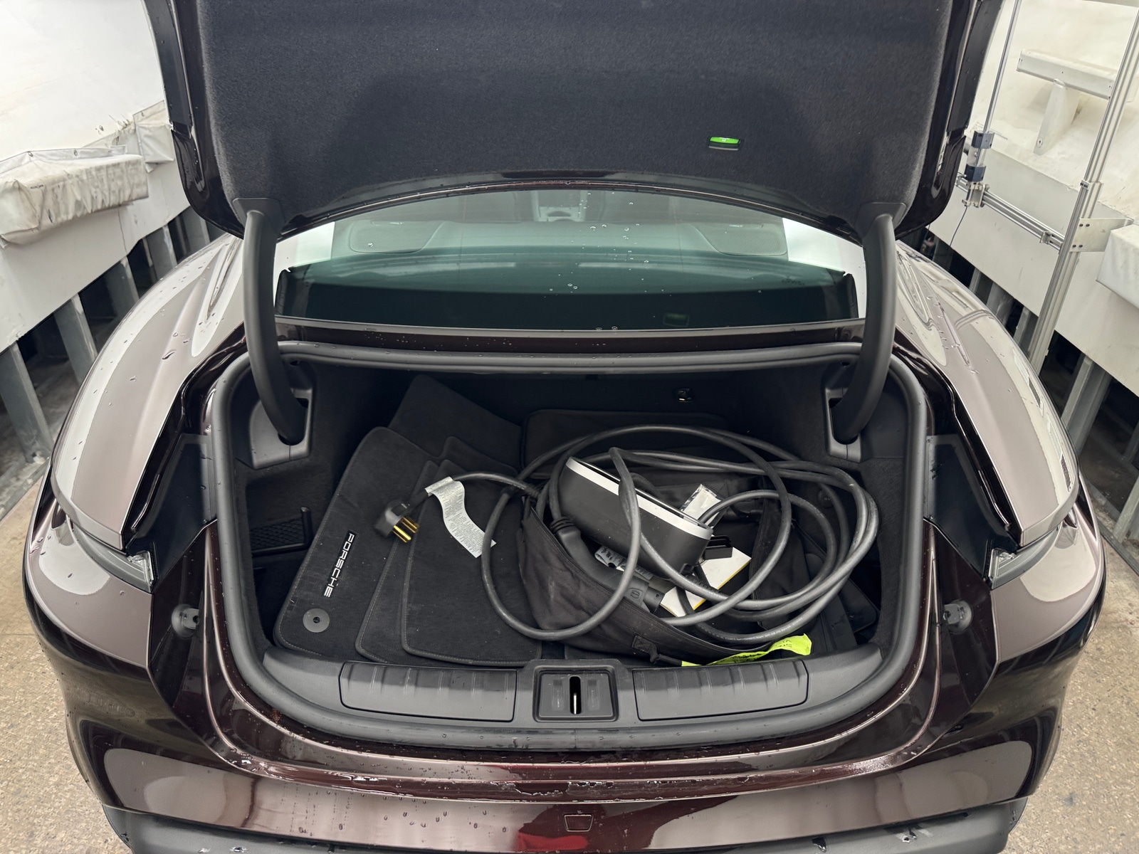 Thumbnail: 2023 Porsche Taycan - 6