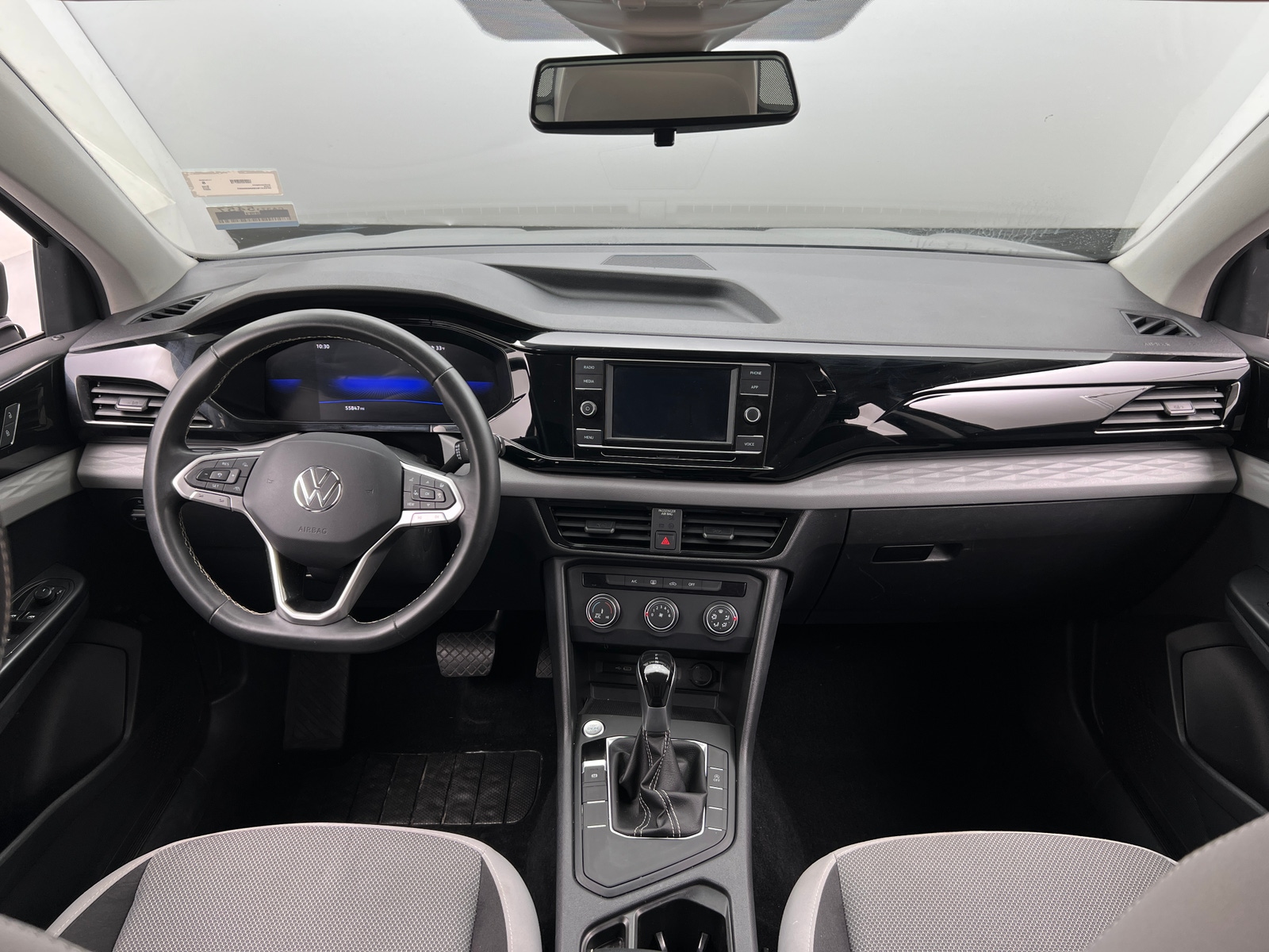 Thumbnail: 2022 Volkswagen Taos - 3