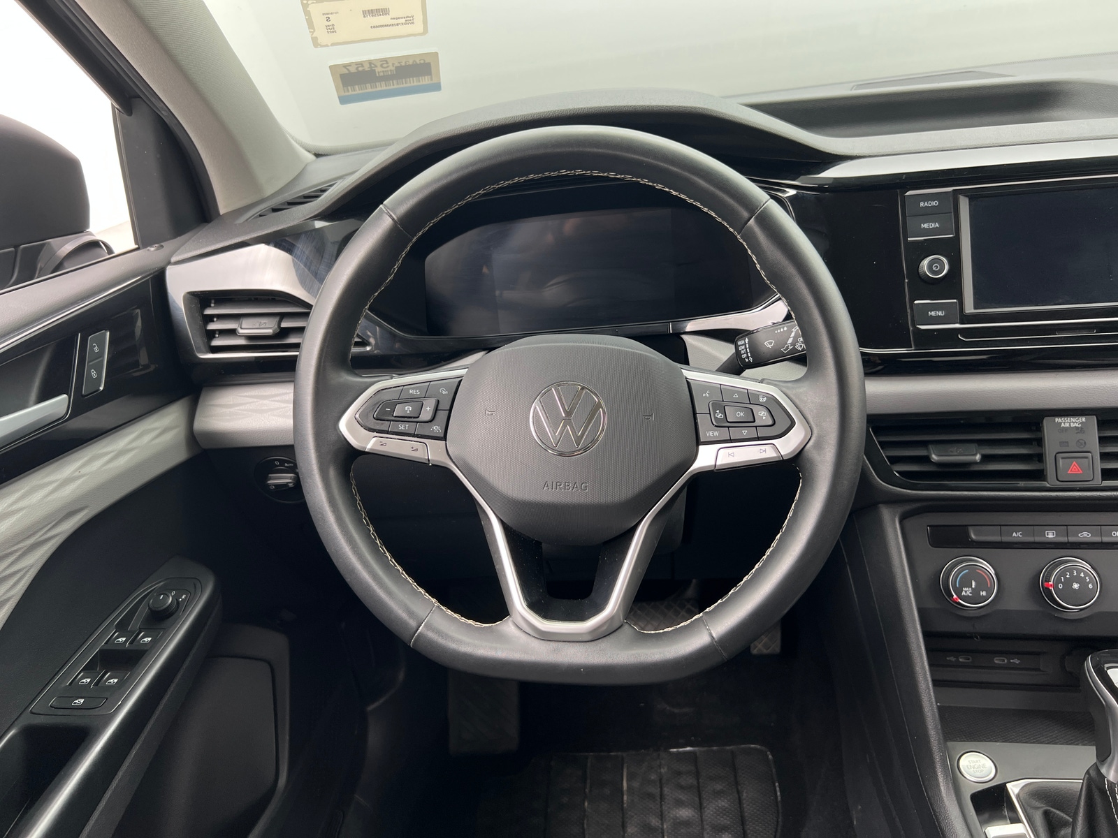 Thumbnail: 2022 Volkswagen Taos - 5