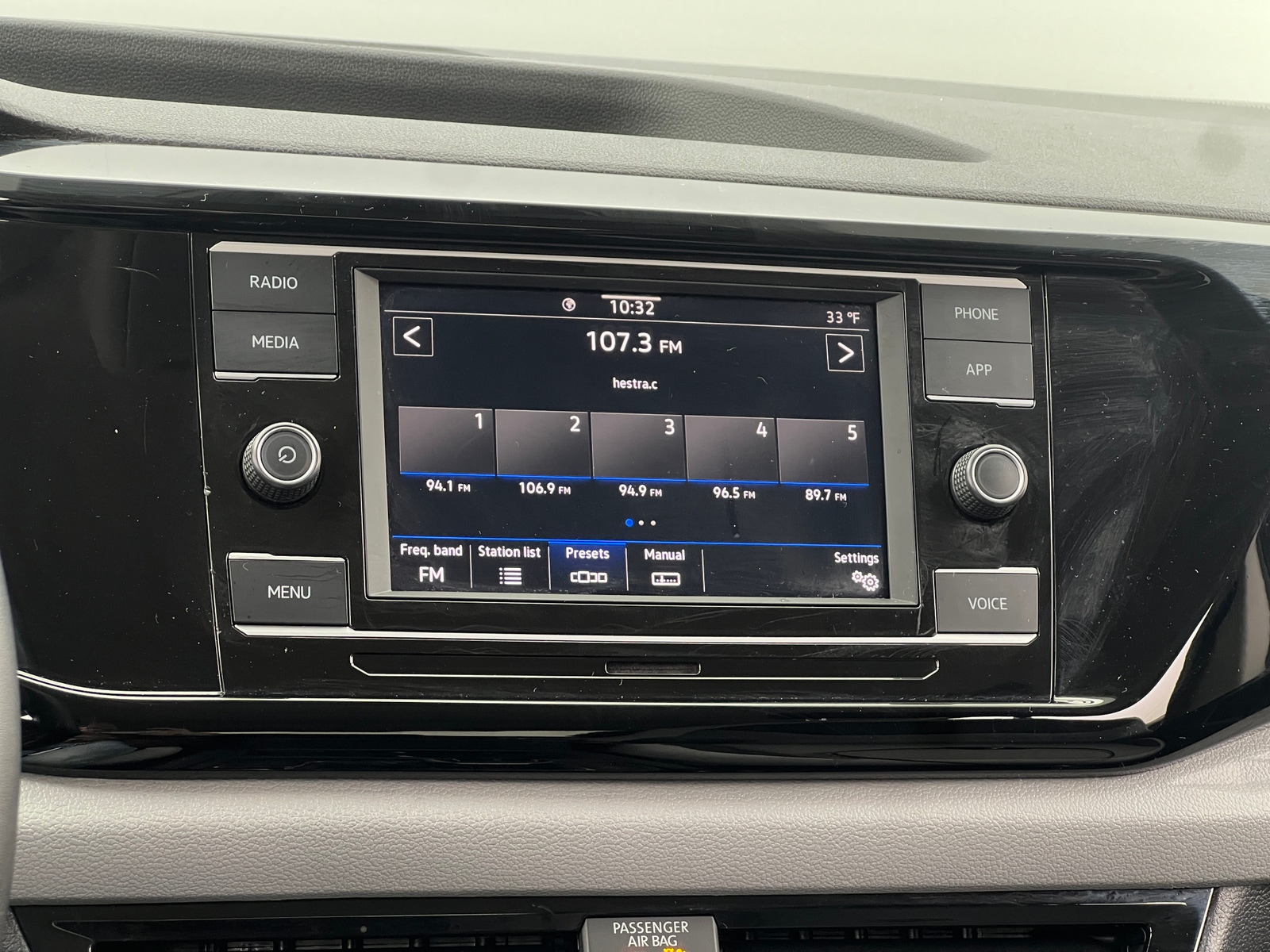 Thumbnail: 2022 Volkswagen Taos - 4