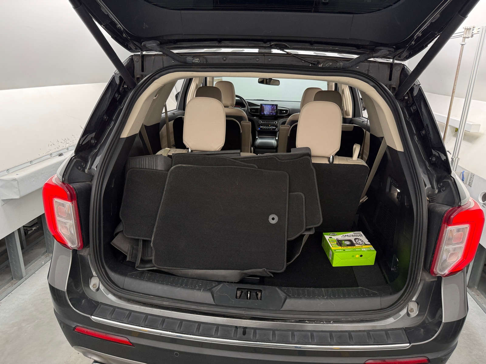 Thumbnail: 2020 Ford Explorer - 6