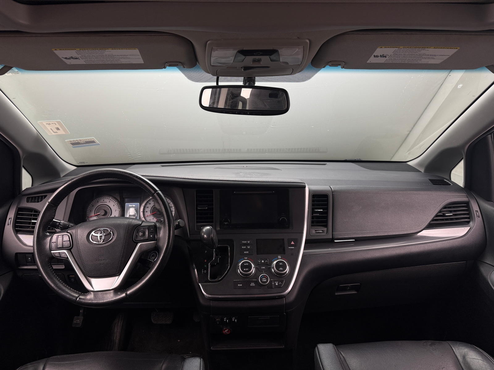 Thumbnail: 2017 Toyota Sienna - 2