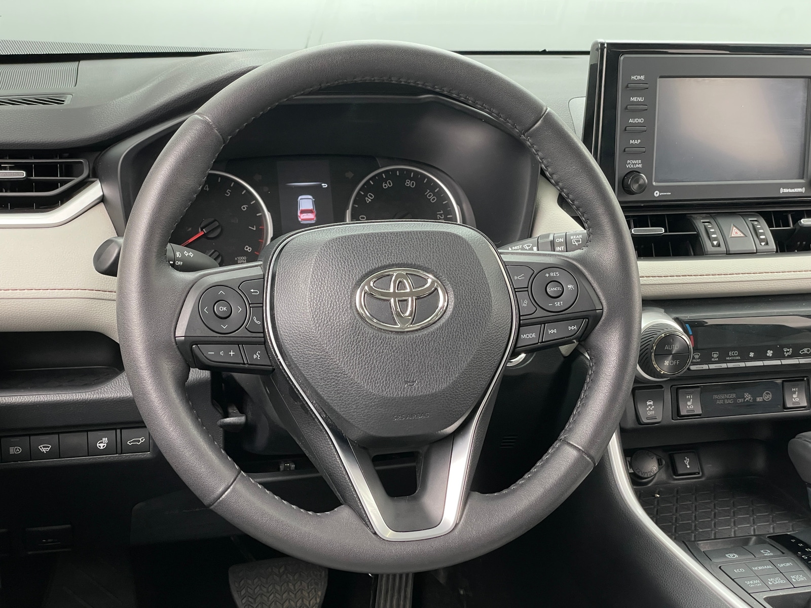 Thumbnail: 2022 Toyota RAV4 - 4