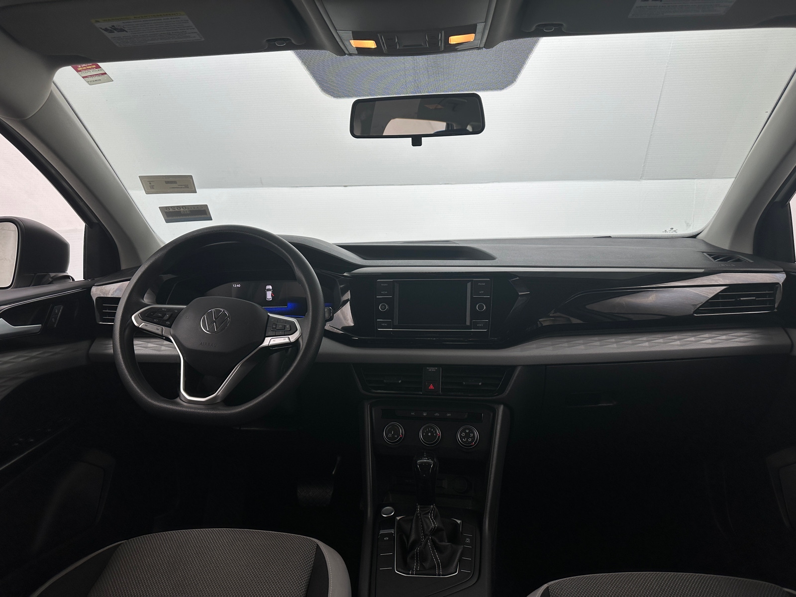 Thumbnail: 2022 Volkswagen Taos - 3