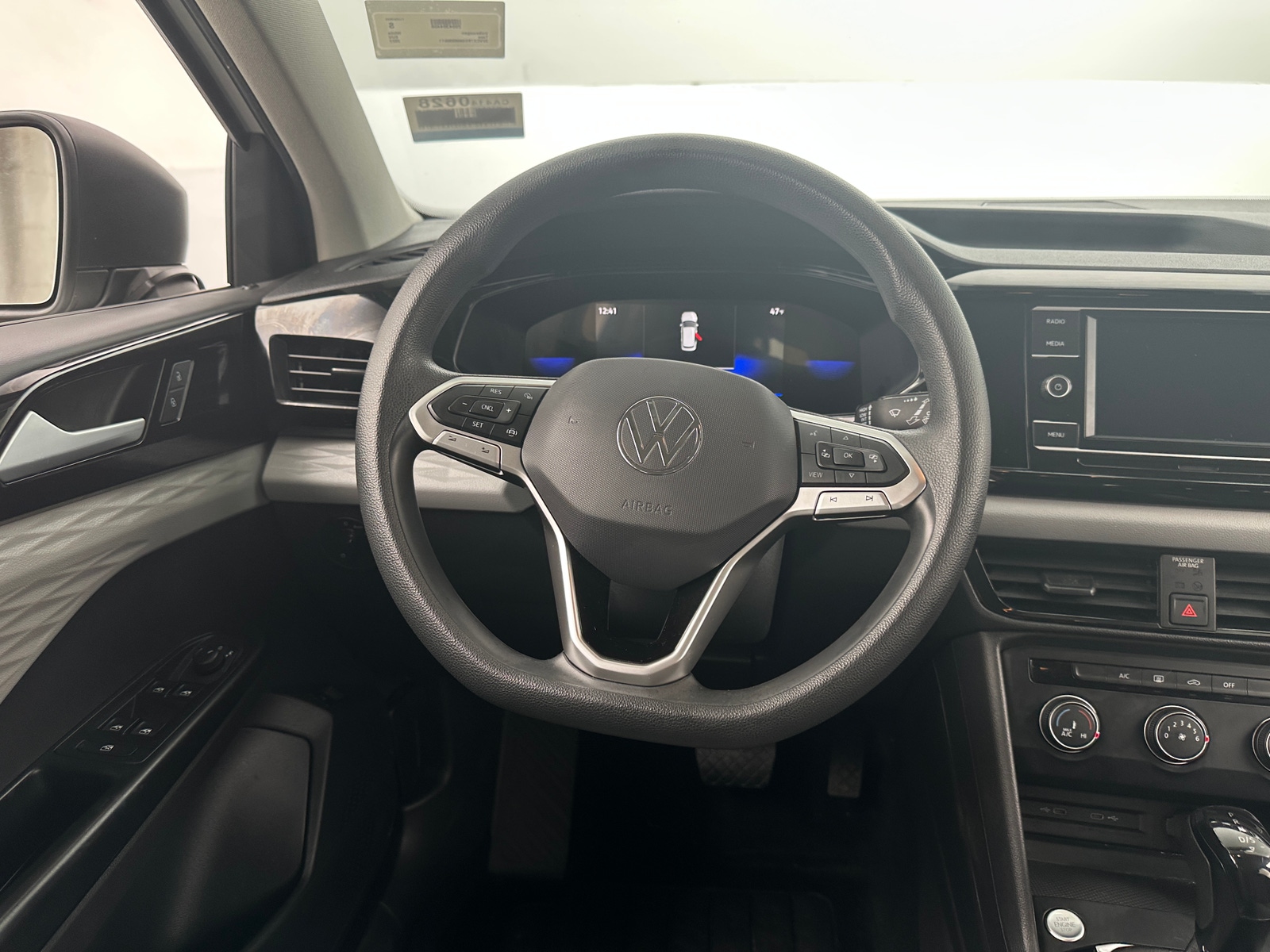 Thumbnail: 2022 Volkswagen Taos - 5