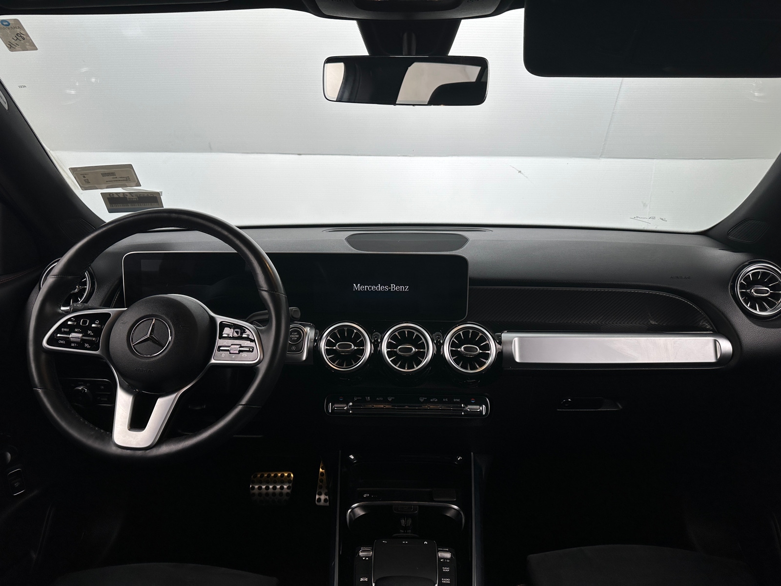 Thumbnail: 2021 Mercedes-Benz GLB - 2