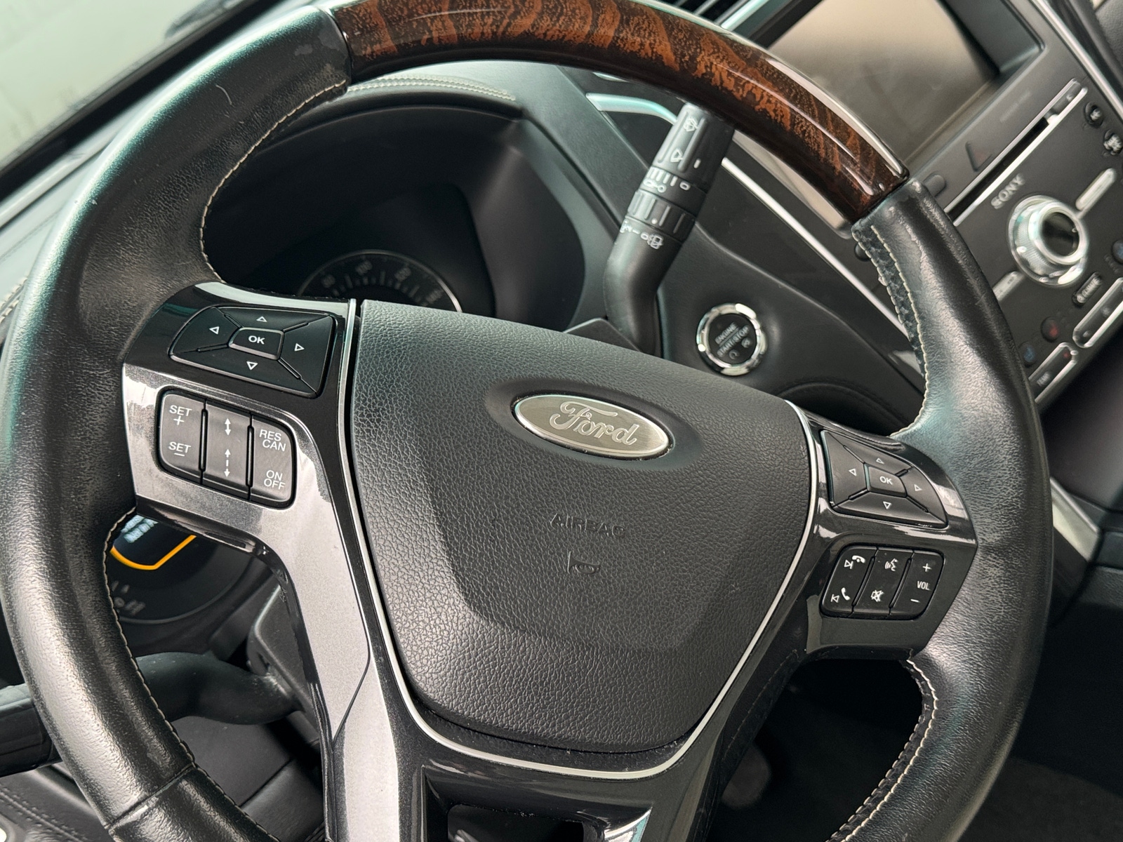 Thumbnail: 2016 Ford Explorer - 4