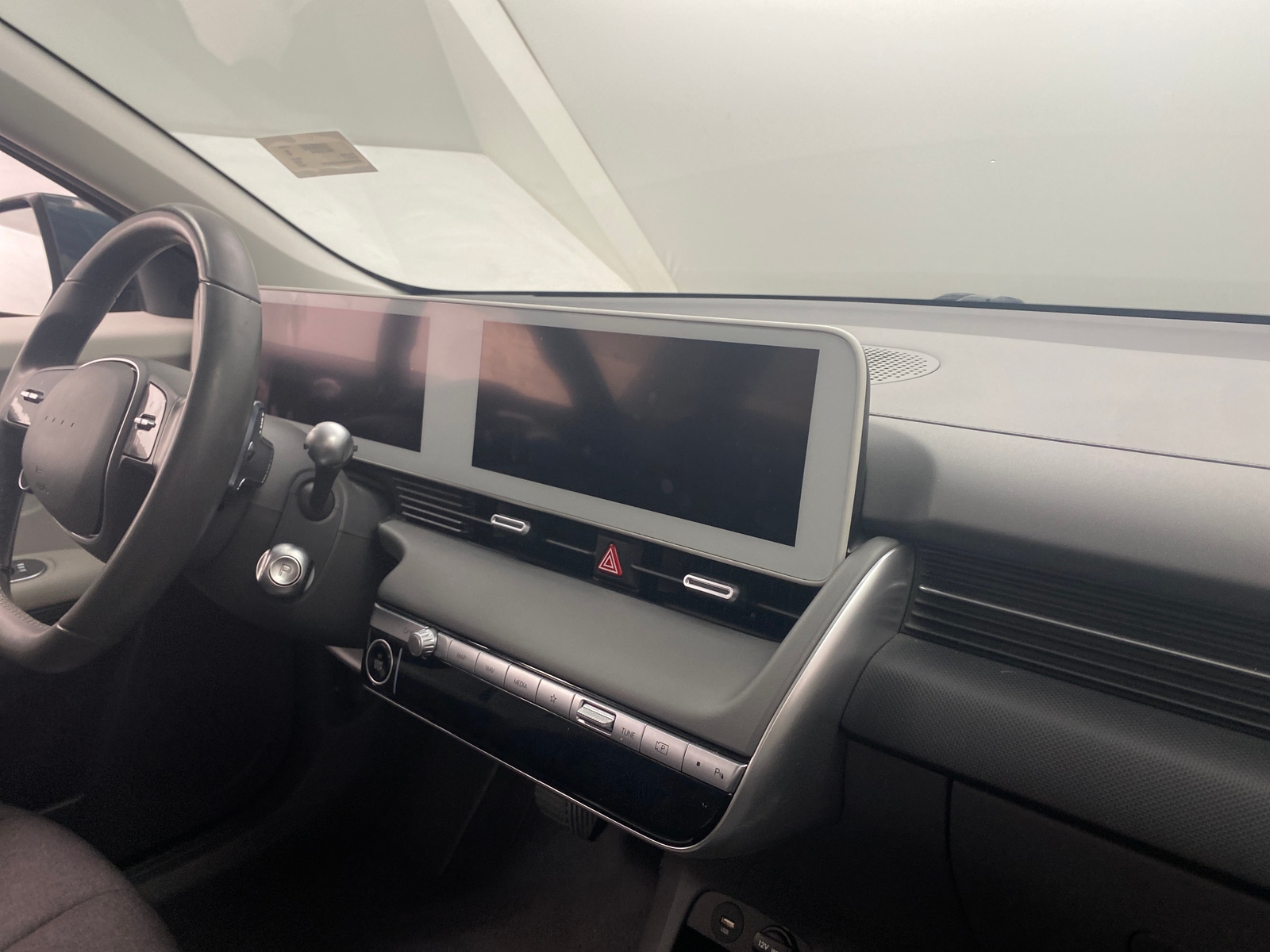 Thumbnail: 2022 Hyundai Ioniq 5 - 4