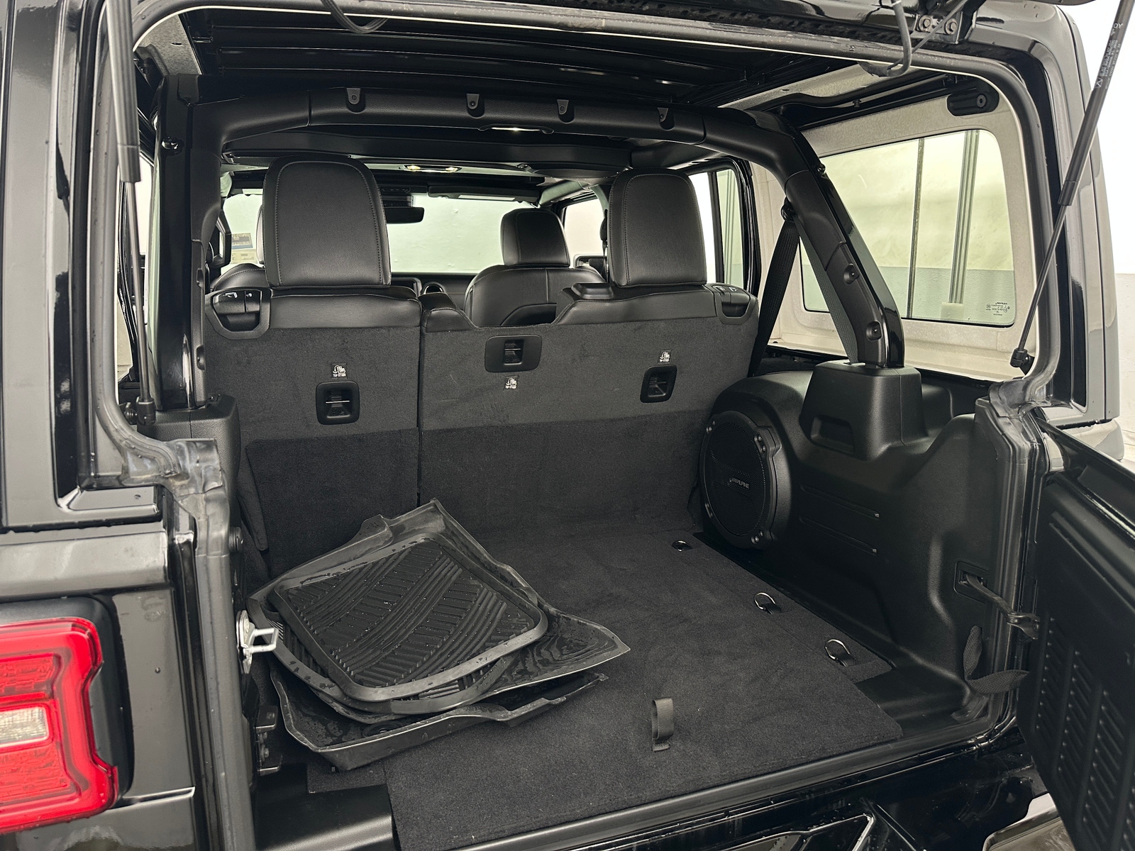 Thumbnail: 2021 Jeep Wrangler - 6