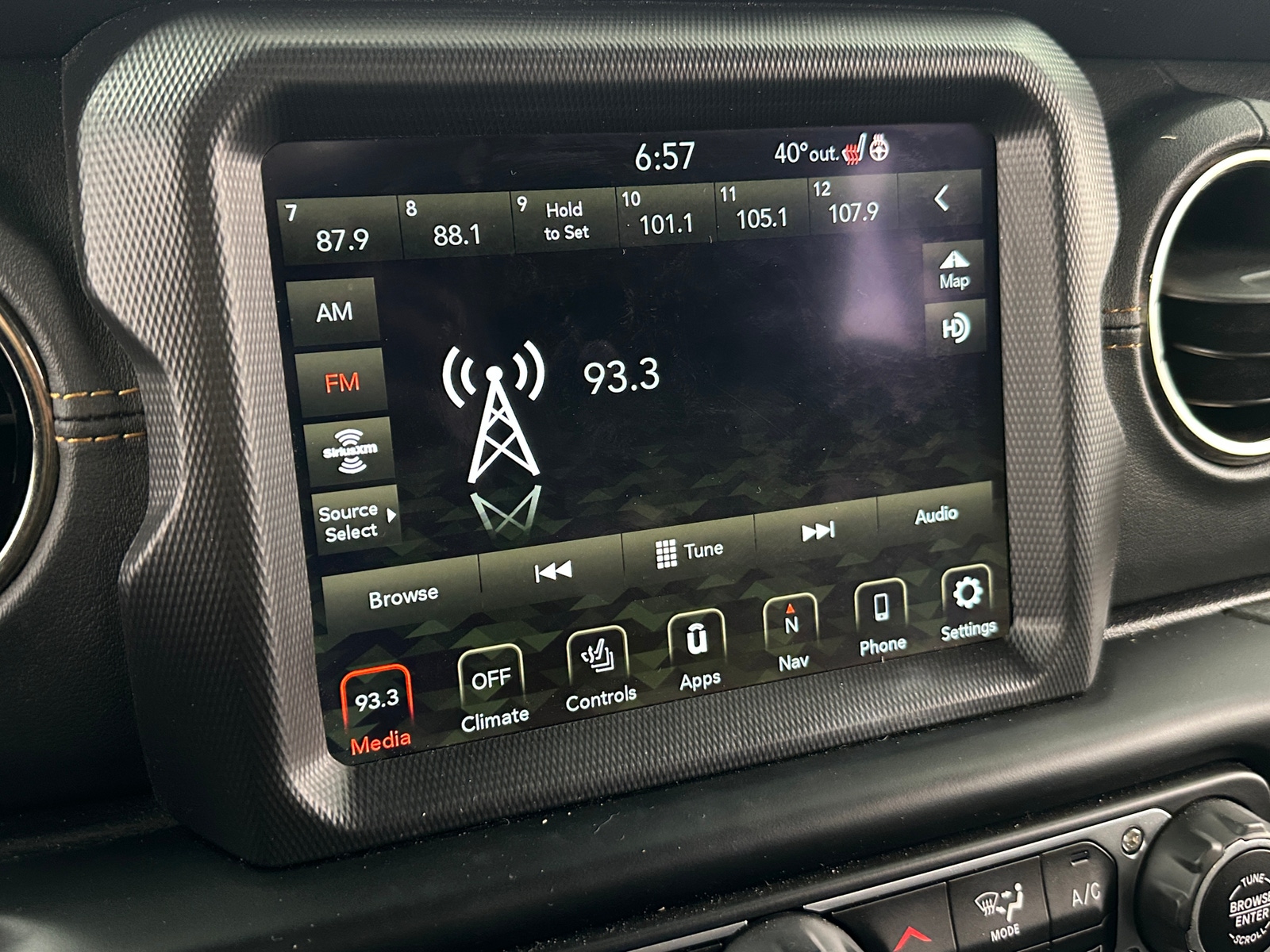 Thumbnail: 2021 Jeep Wrangler - 3