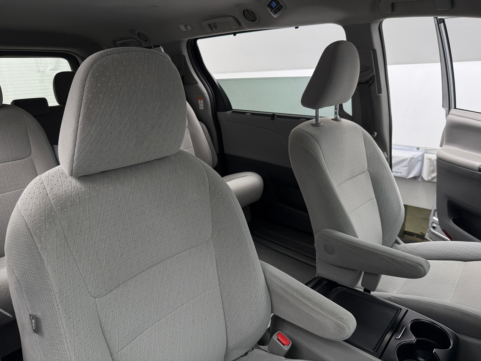 Thumbnail: 2020 Toyota Sienna - 2