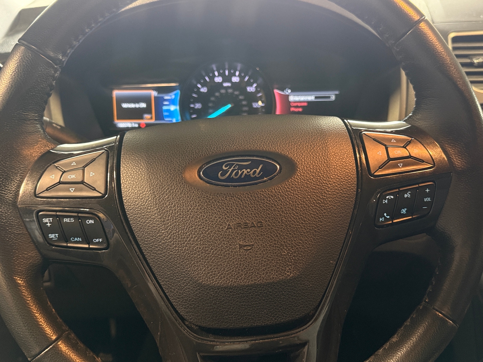 Thumbnail: 2019 Ford Explorer - 5