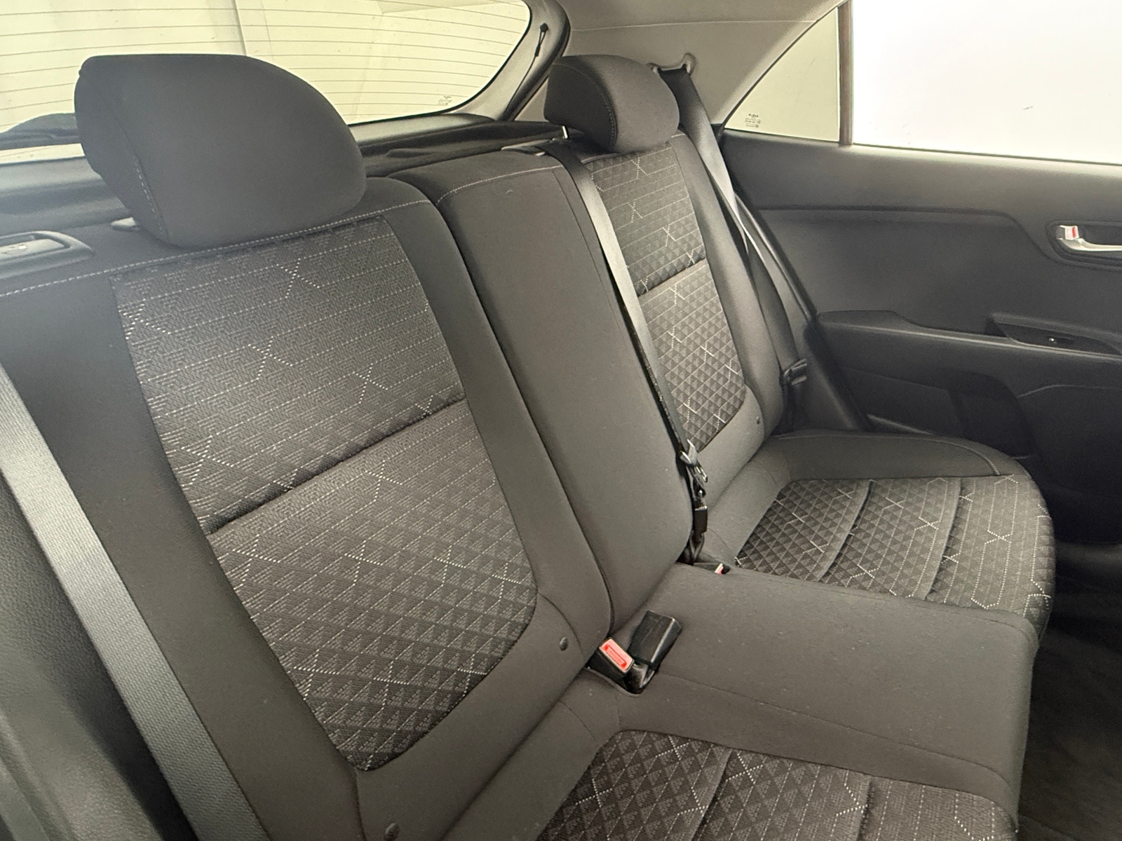 Thumbnail: 2022 Kia Rio - 6