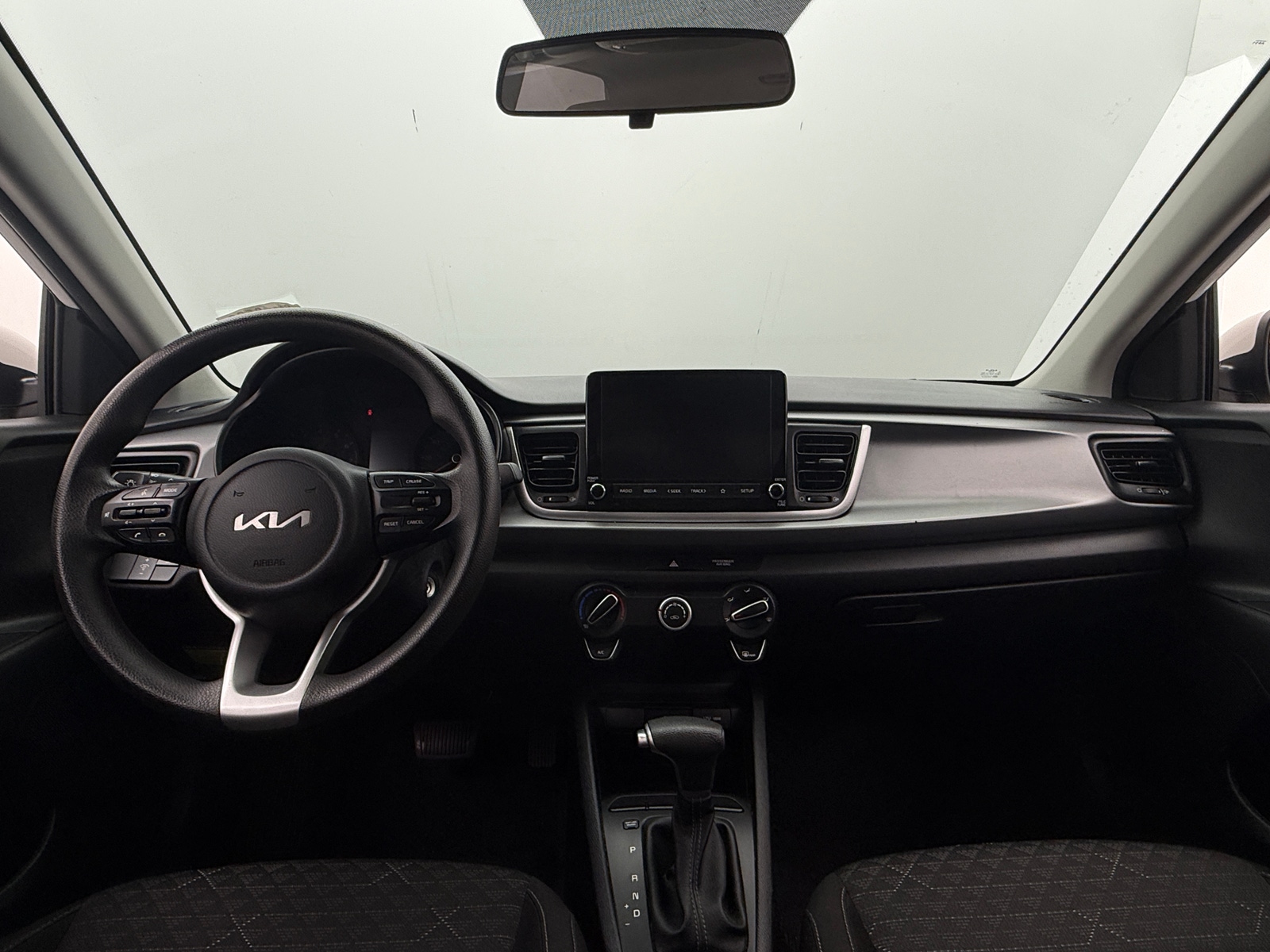 Thumbnail: 2022 Kia Rio - 3