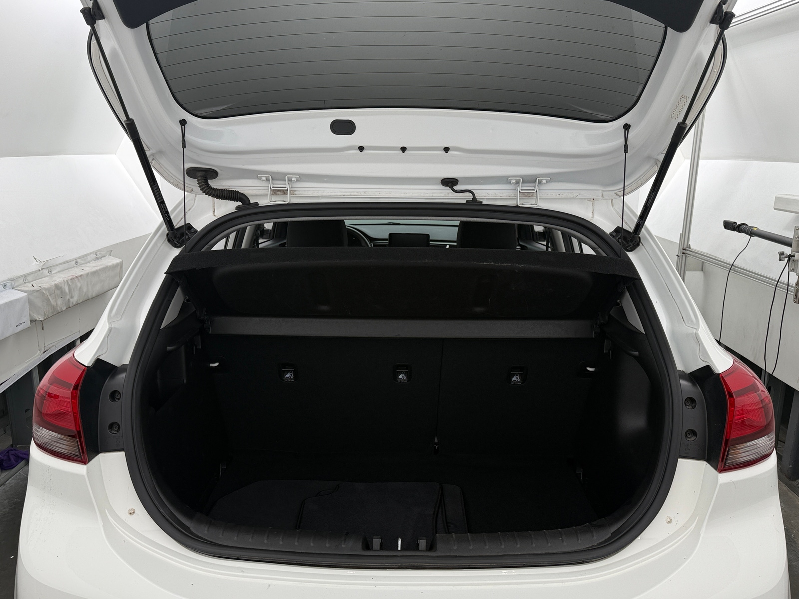 Thumbnail: 2022 Kia Rio - 7