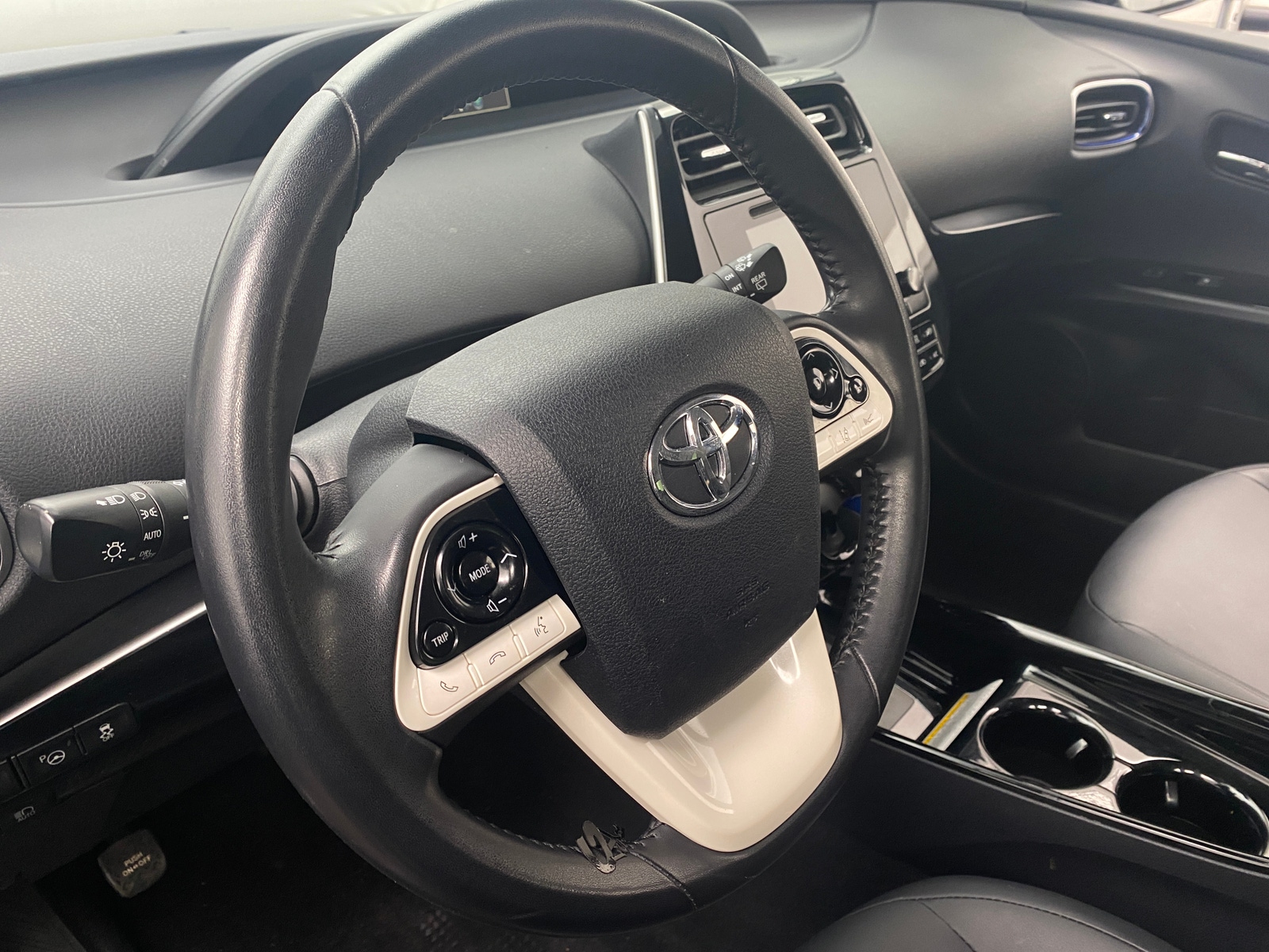 Thumbnail: 2017 Toyota Prius - 5