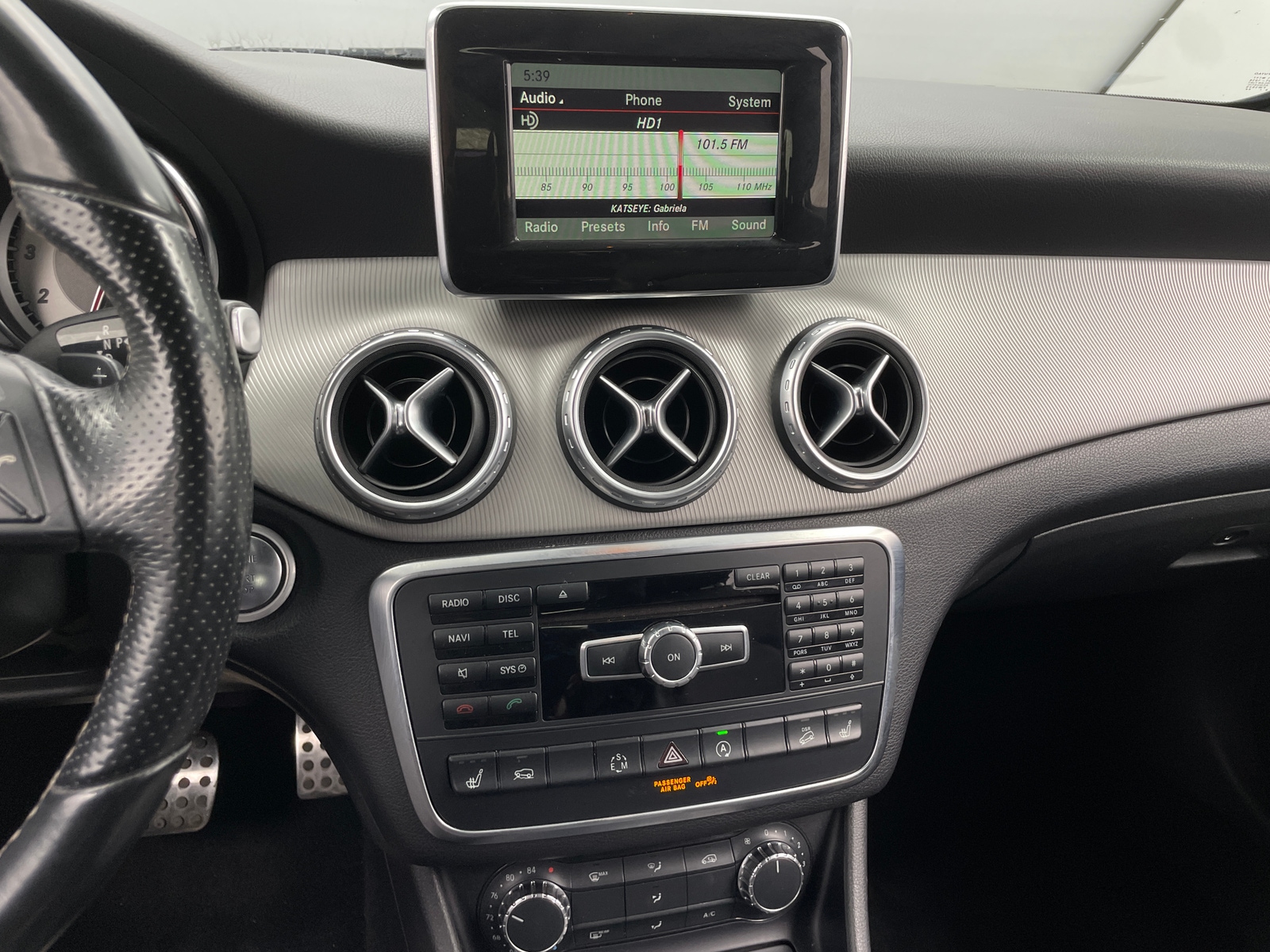 Thumbnail: 2015 Mercedes-Benz GLA - 3