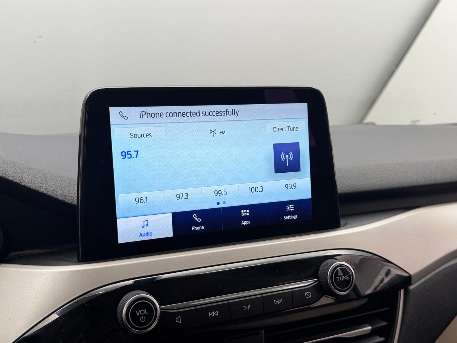 Thumbnail: 2021 Ford Escape - 4