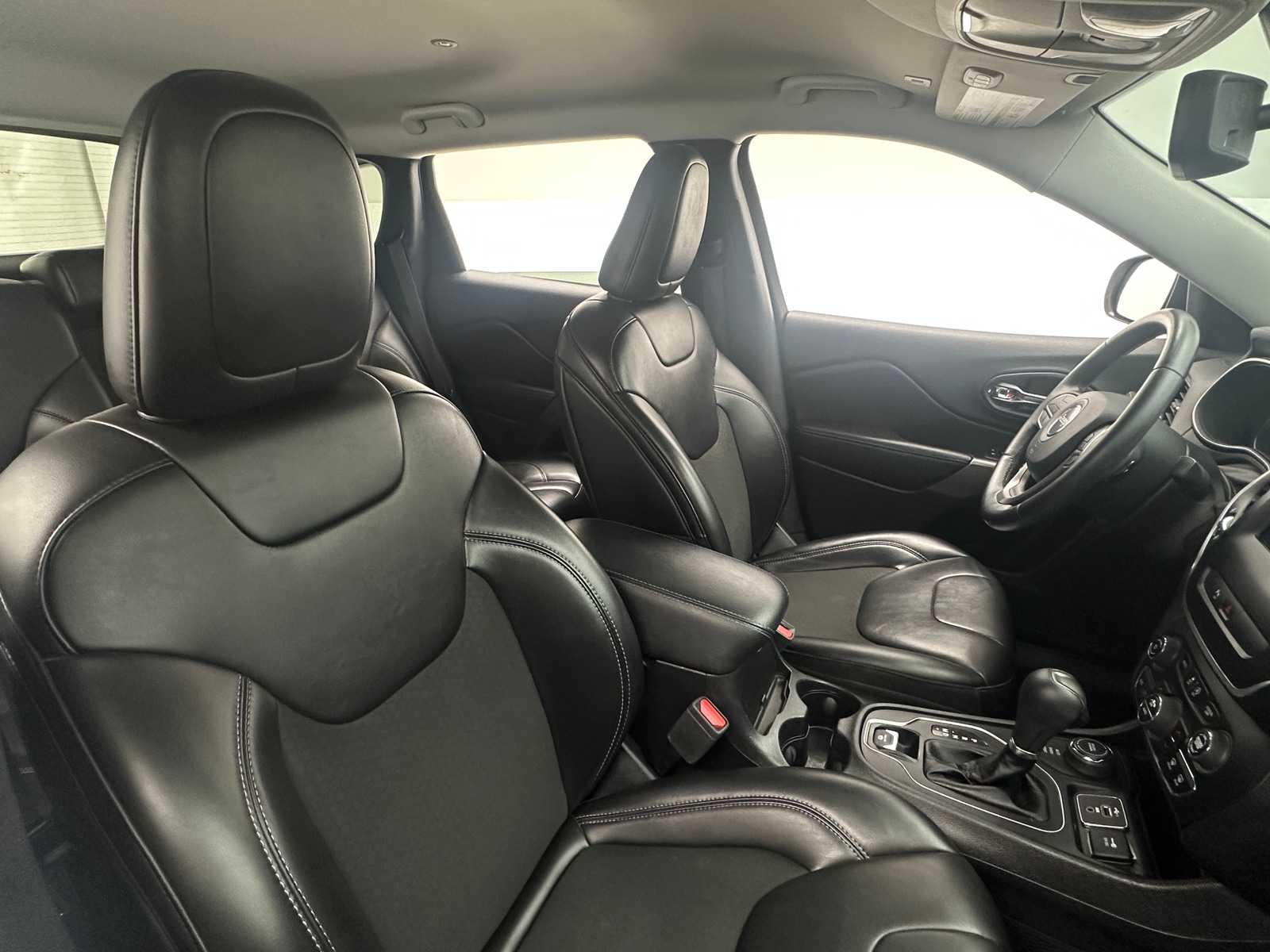 Thumbnail: 2019 Jeep Cherokee - 2