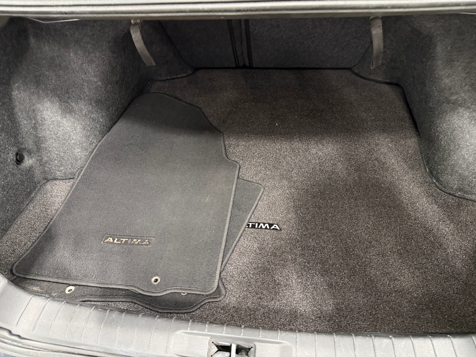 Thumbnail: 2017 Nissan Altima - 6