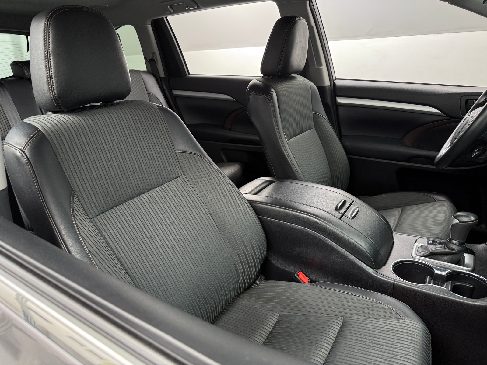 Thumbnail: 2018 Toyota Highlander - 2