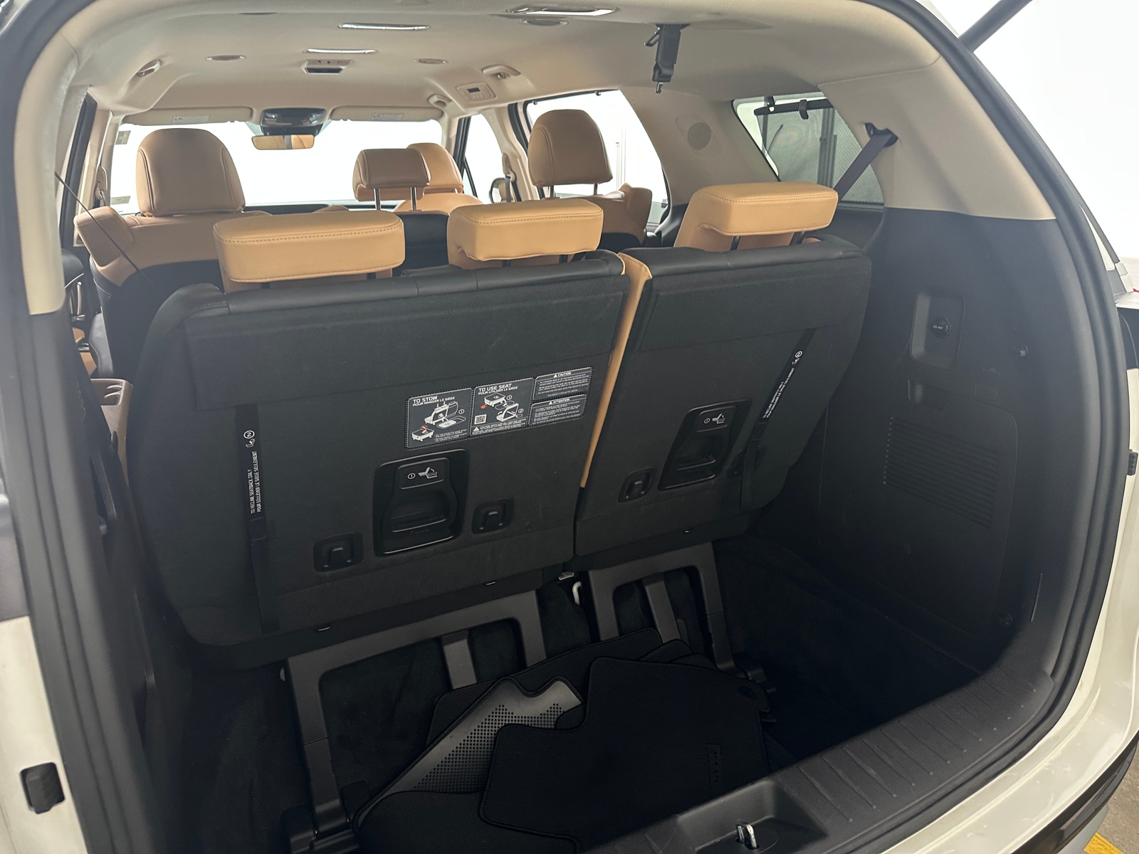 Thumbnail: 2024 Kia Carnival - 6