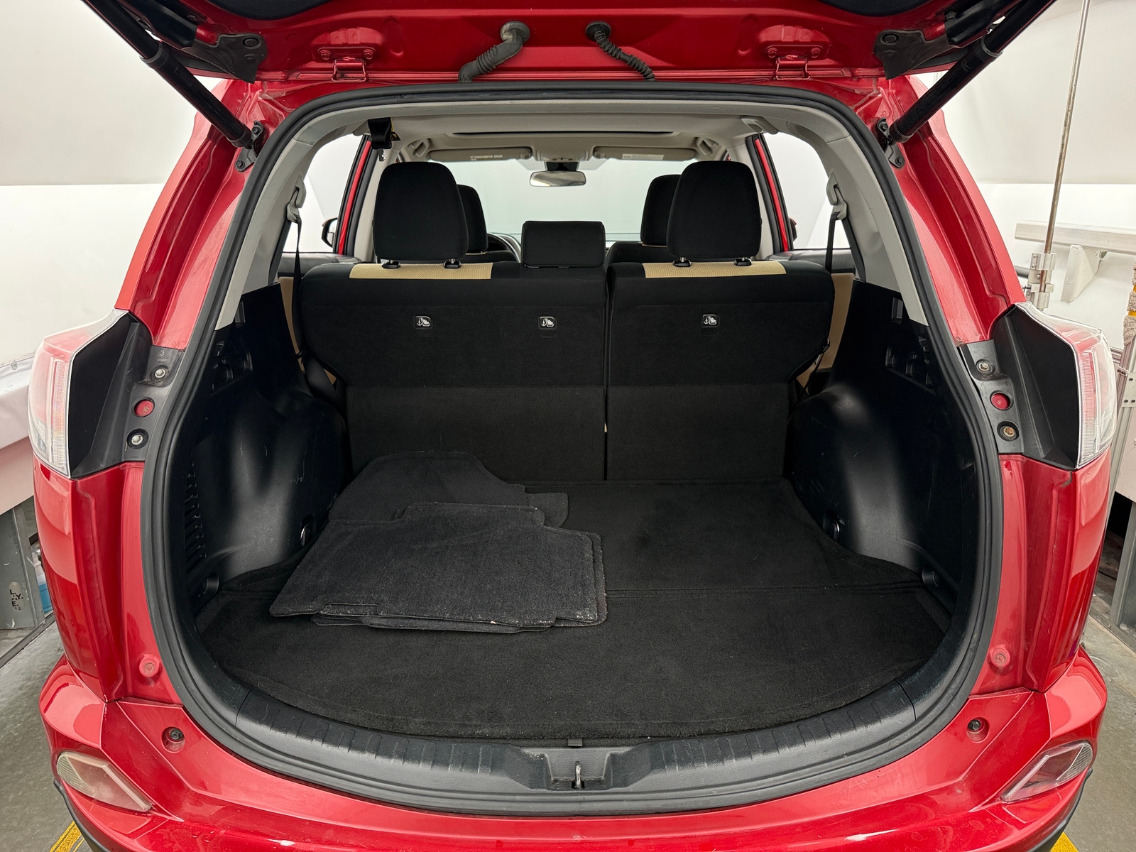 Thumbnail: 2017 Toyota RAV4 - 7