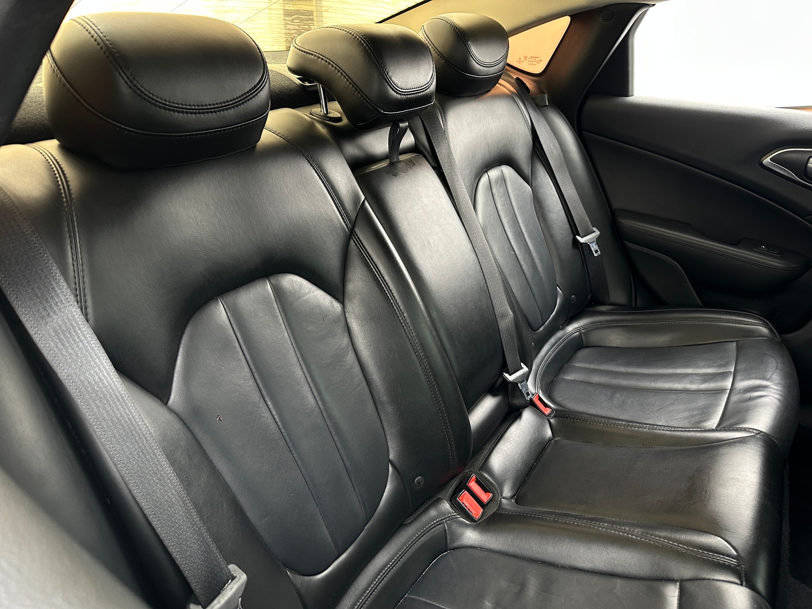 Thumbnail: 2017 Chrysler 200 - 5