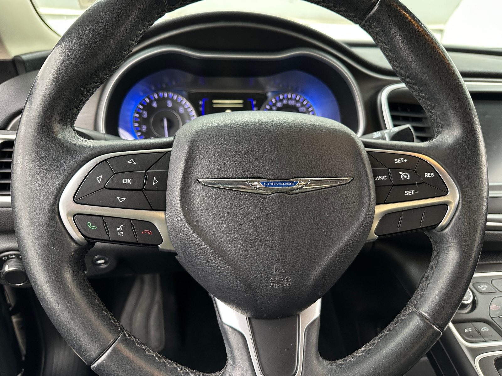 Thumbnail: 2017 Chrysler 200 - 4