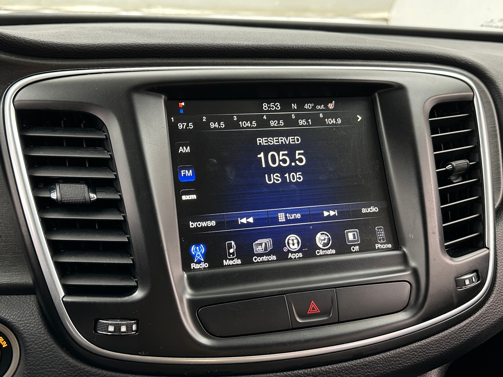 Thumbnail: 2017 Chrysler 200 - 3