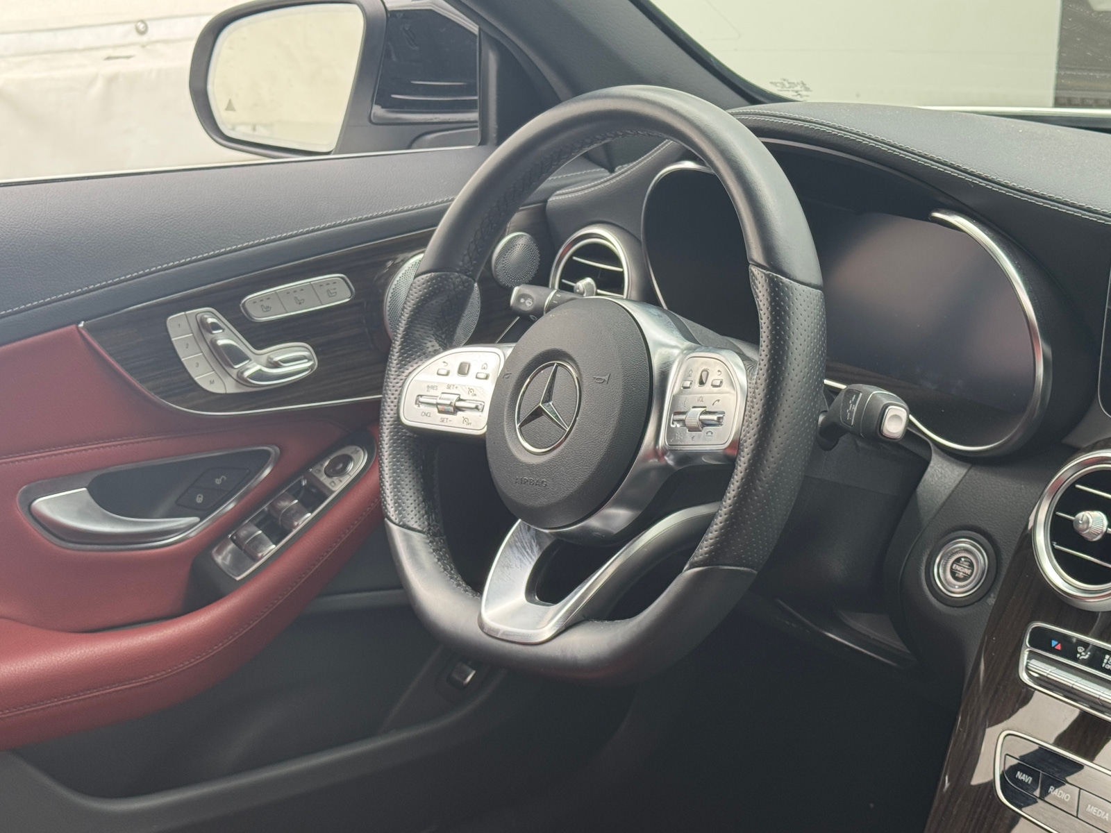 Thumbnail: 2023 Mercedes-Benz C-Class - 4