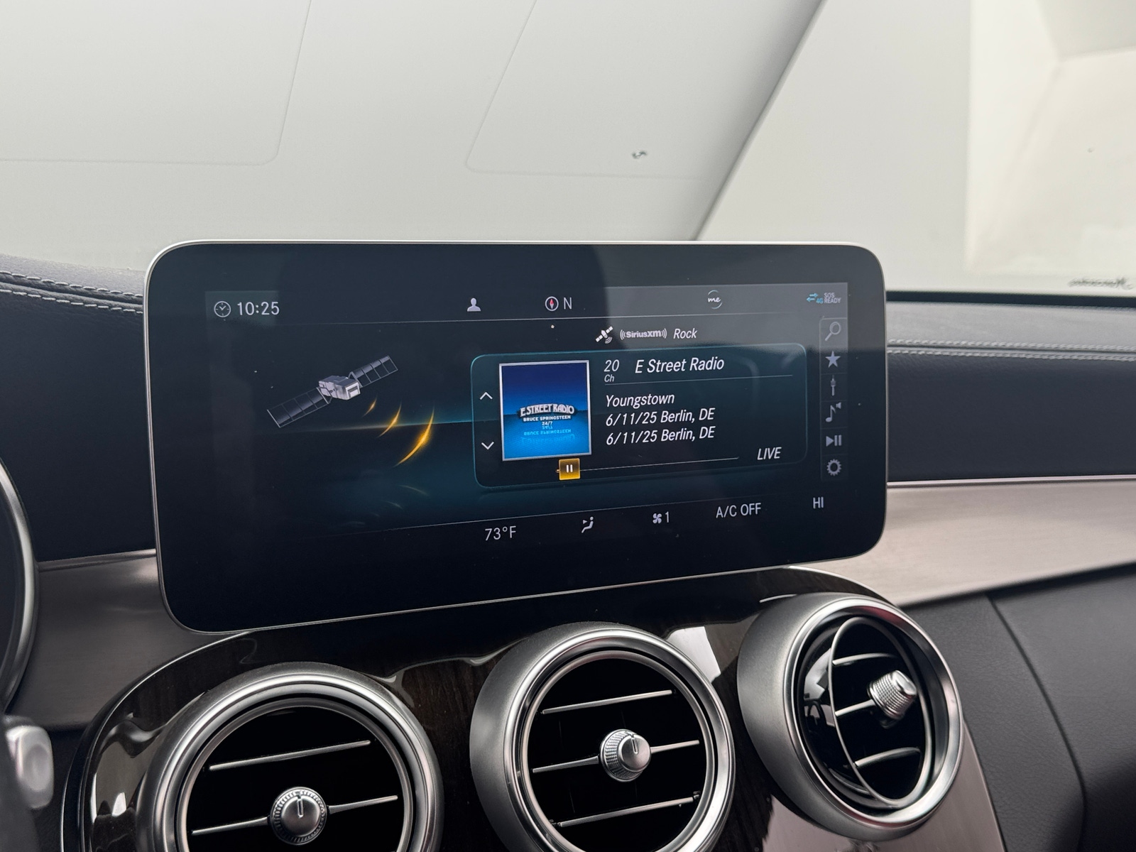 Thumbnail: 2023 Mercedes-Benz C-Class - 3