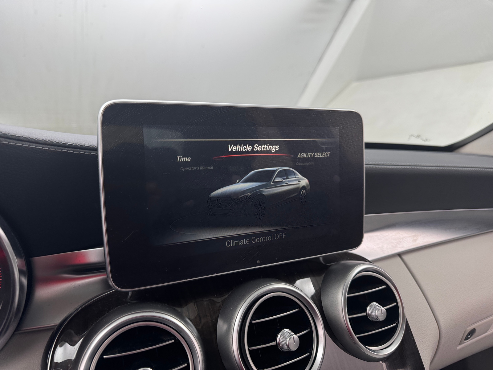 Thumbnail: 2015 Mercedes-Benz C-Class - 3