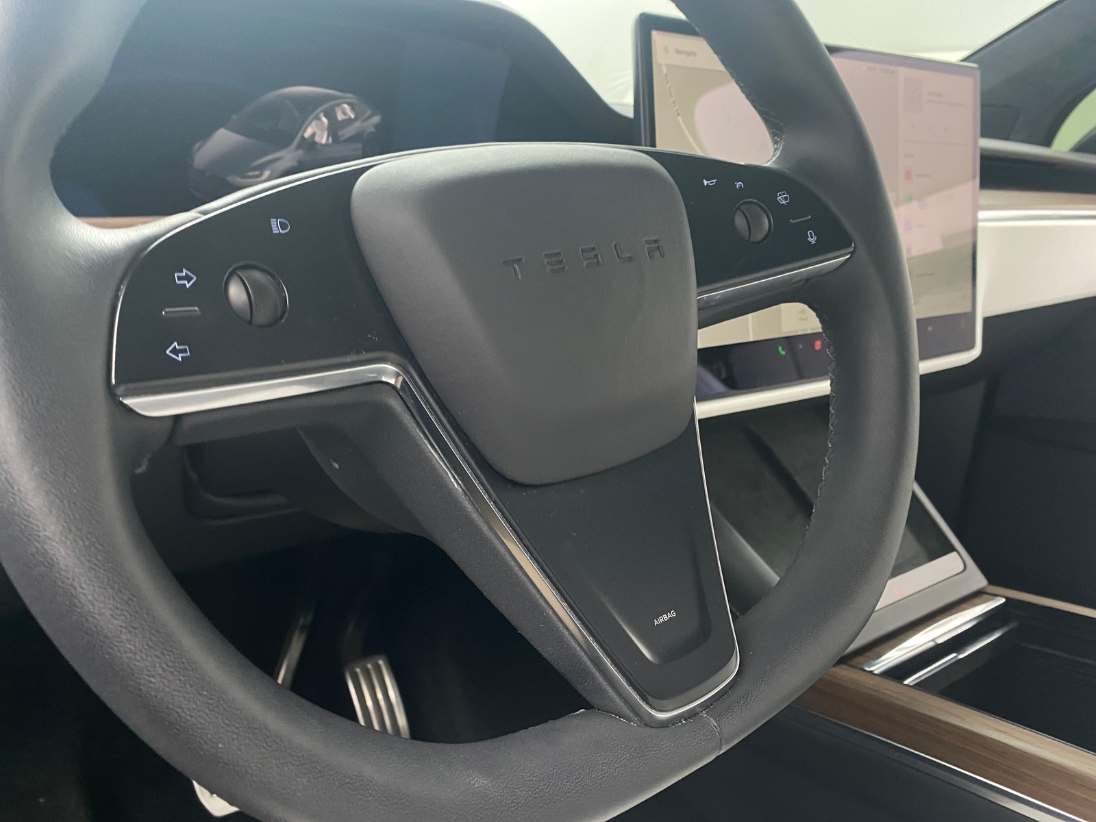 Thumbnail: 2023 Tesla Model X - 4