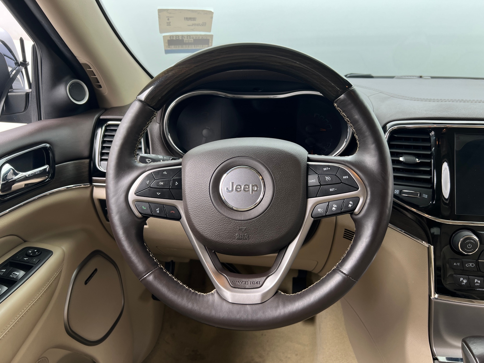 Thumbnail: 2020 Jeep Grand Cherokee - 4