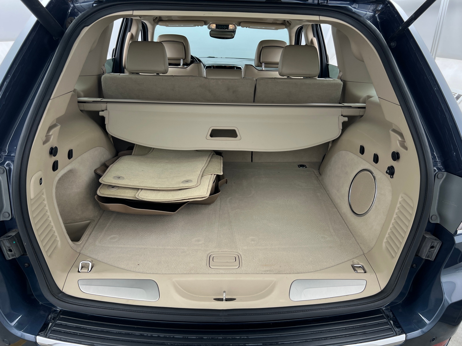 Thumbnail: 2020 Jeep Grand Cherokee - 6