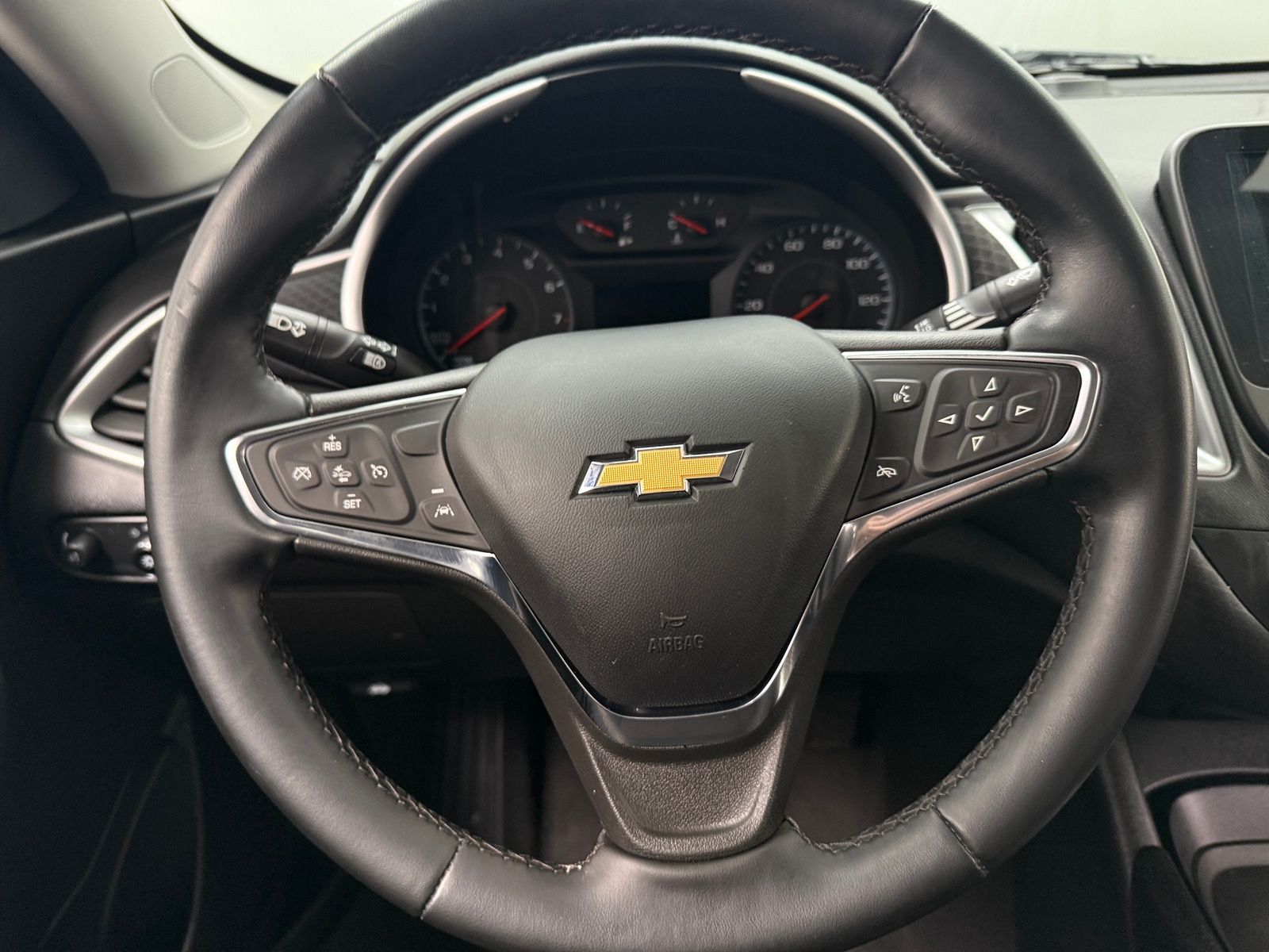 Thumbnail: 2023 Chevrolet Malibu - 5