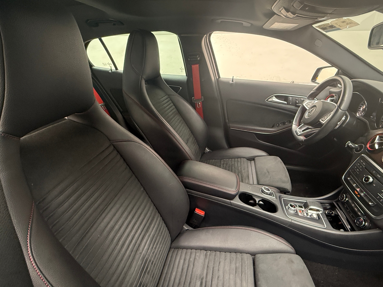 Thumbnail: 2016 Mercedes-Benz GLA - 2