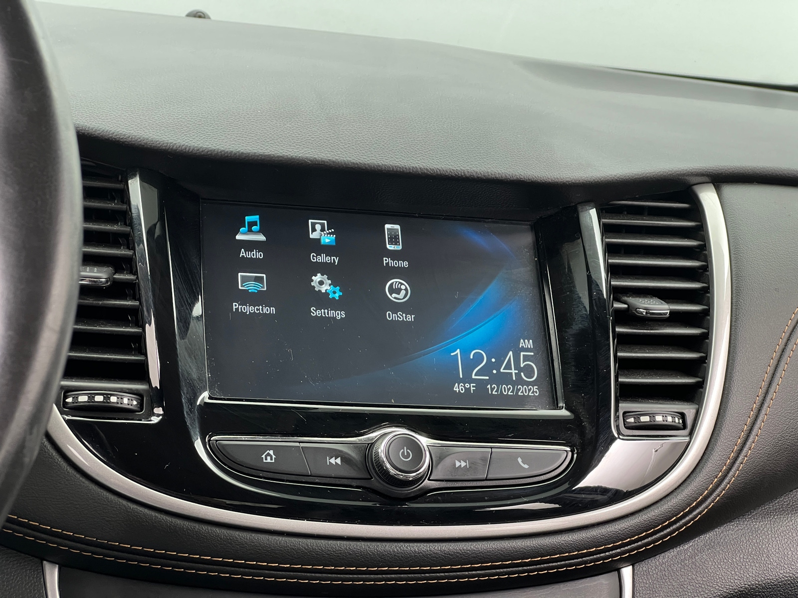 Thumbnail: 2017 Chevrolet Trax - 4