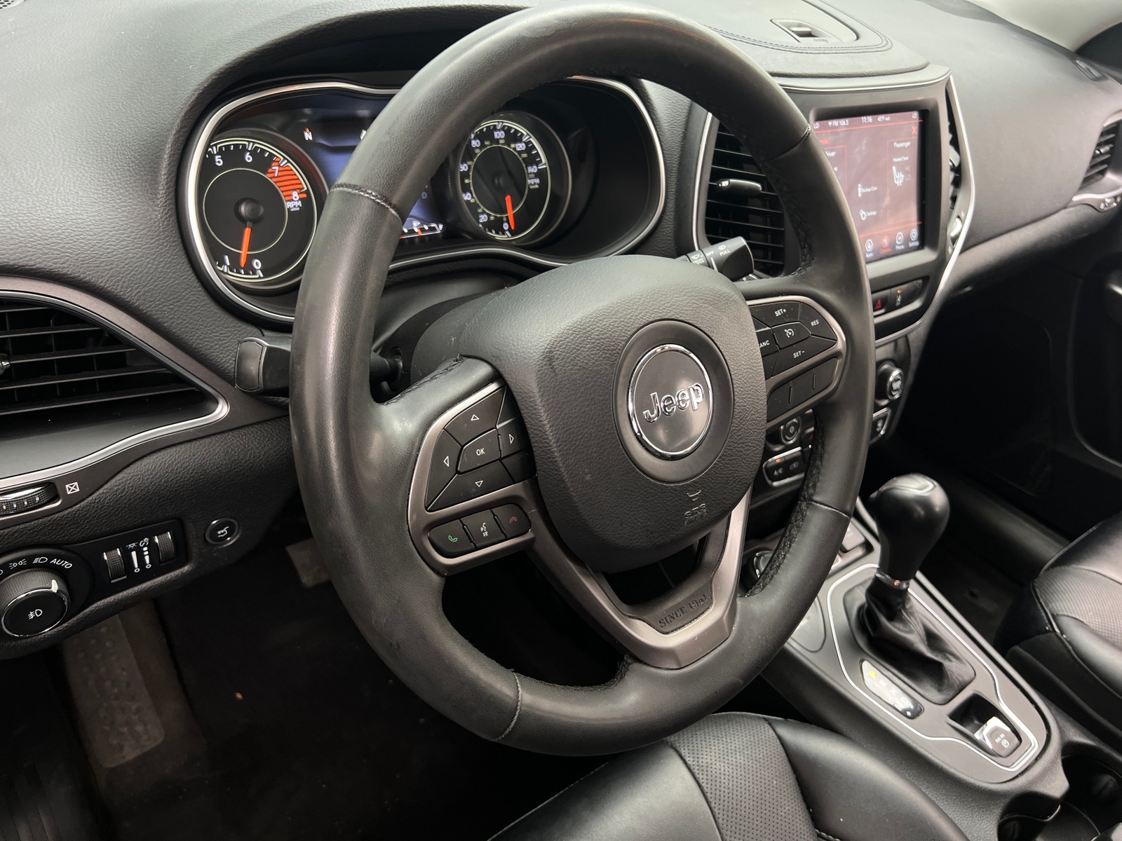 Thumbnail: 2022 Jeep Cherokee - 4