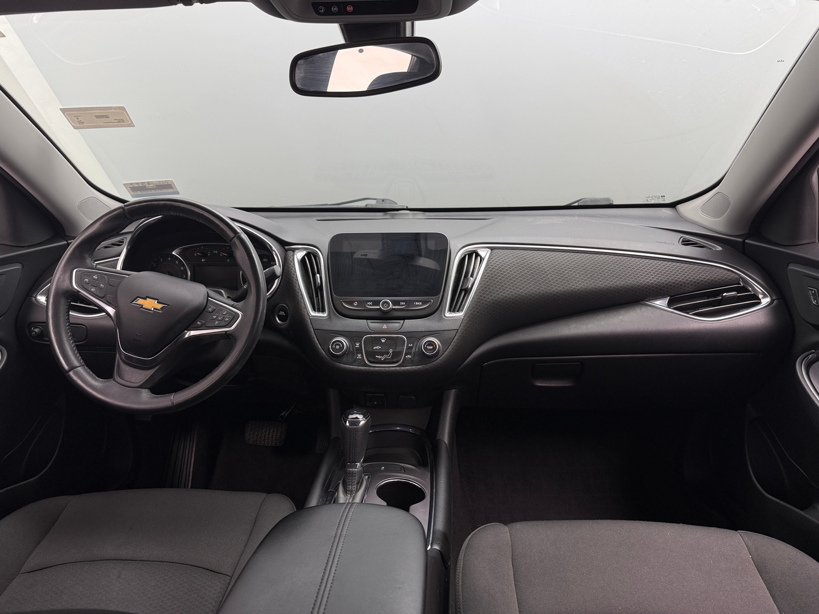 Thumbnail: 2018 Chevrolet Malibu - 3