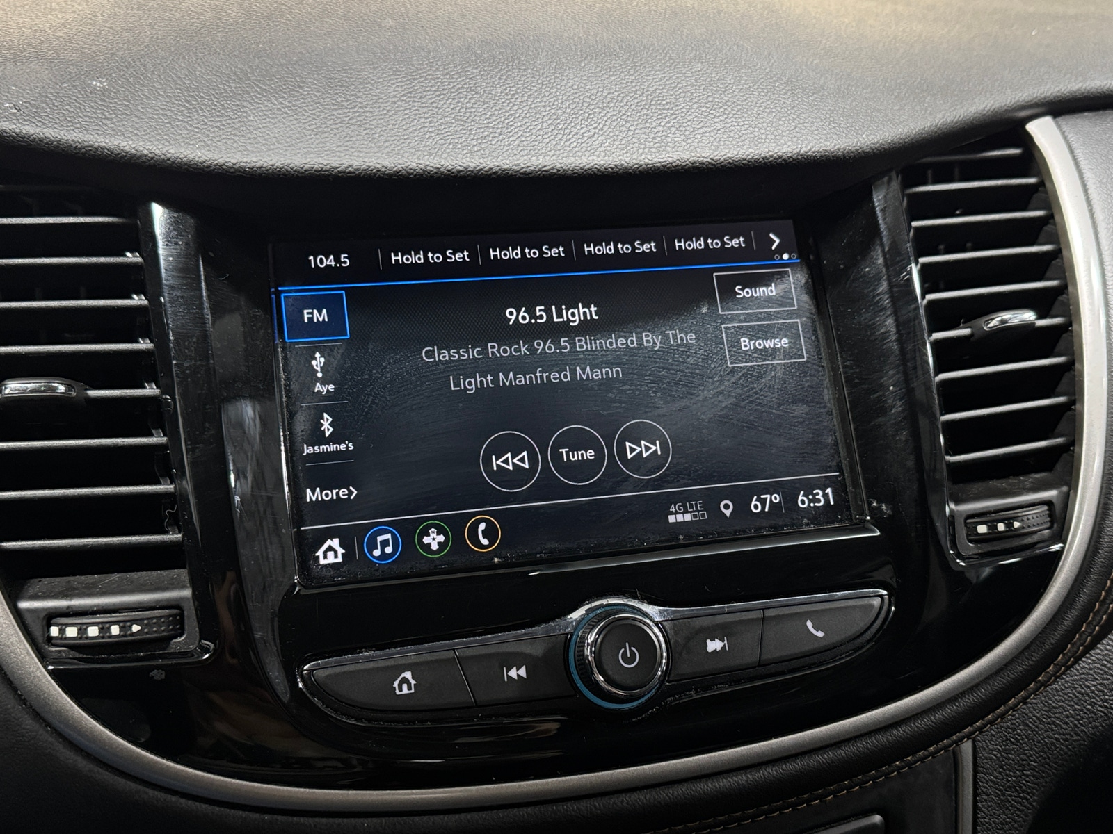 Thumbnail: 2018 Chevrolet Trax - 3