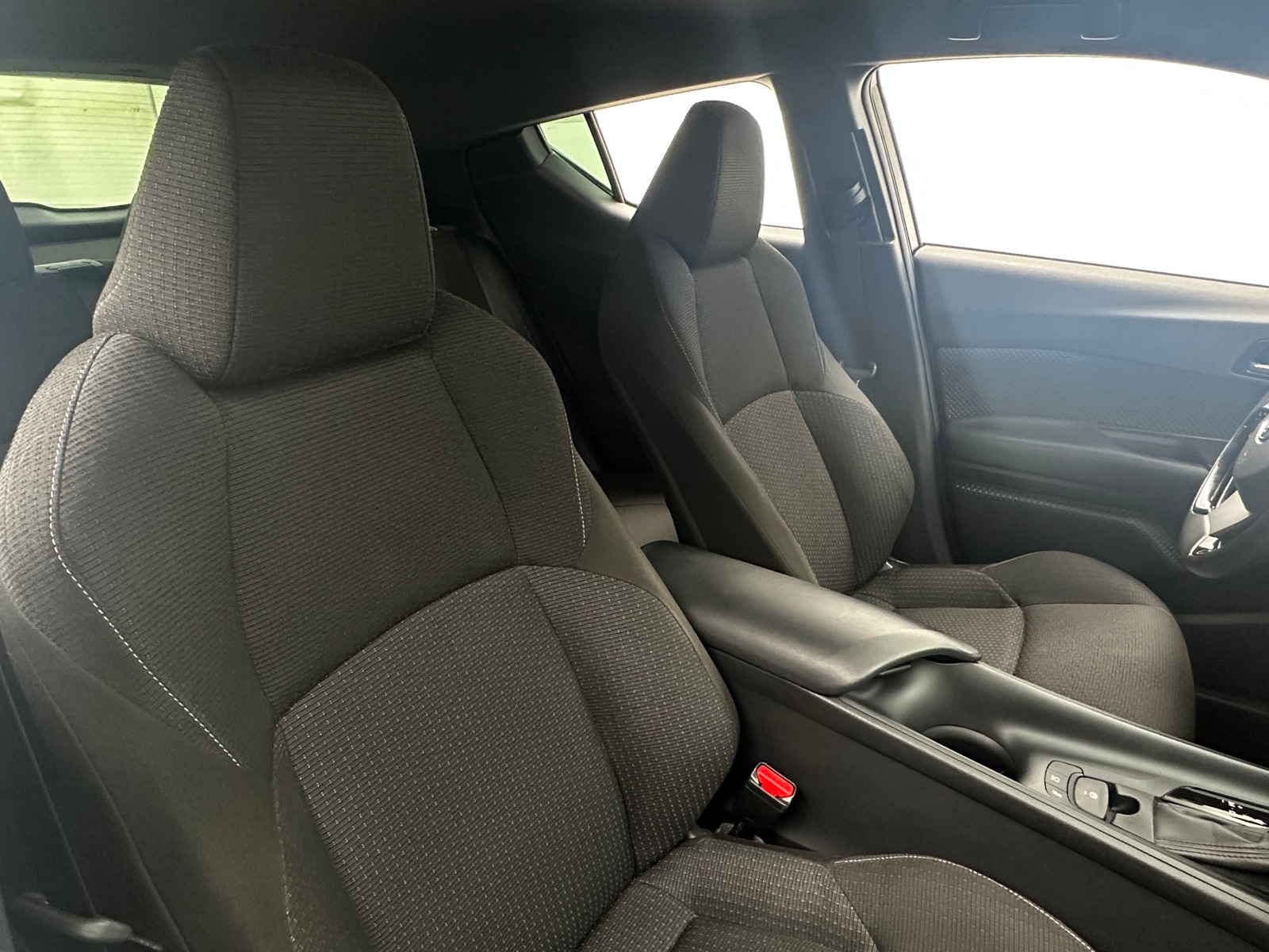 Thumbnail: 2018 Toyota C-HR - 2