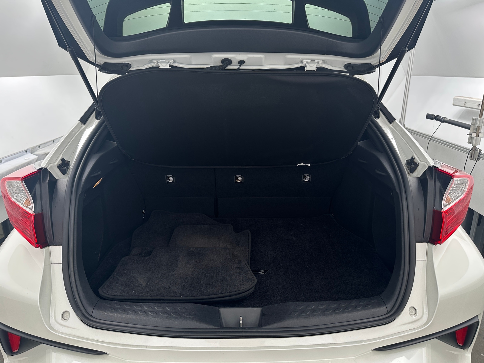 Thumbnail: 2018 Toyota C-HR - 7