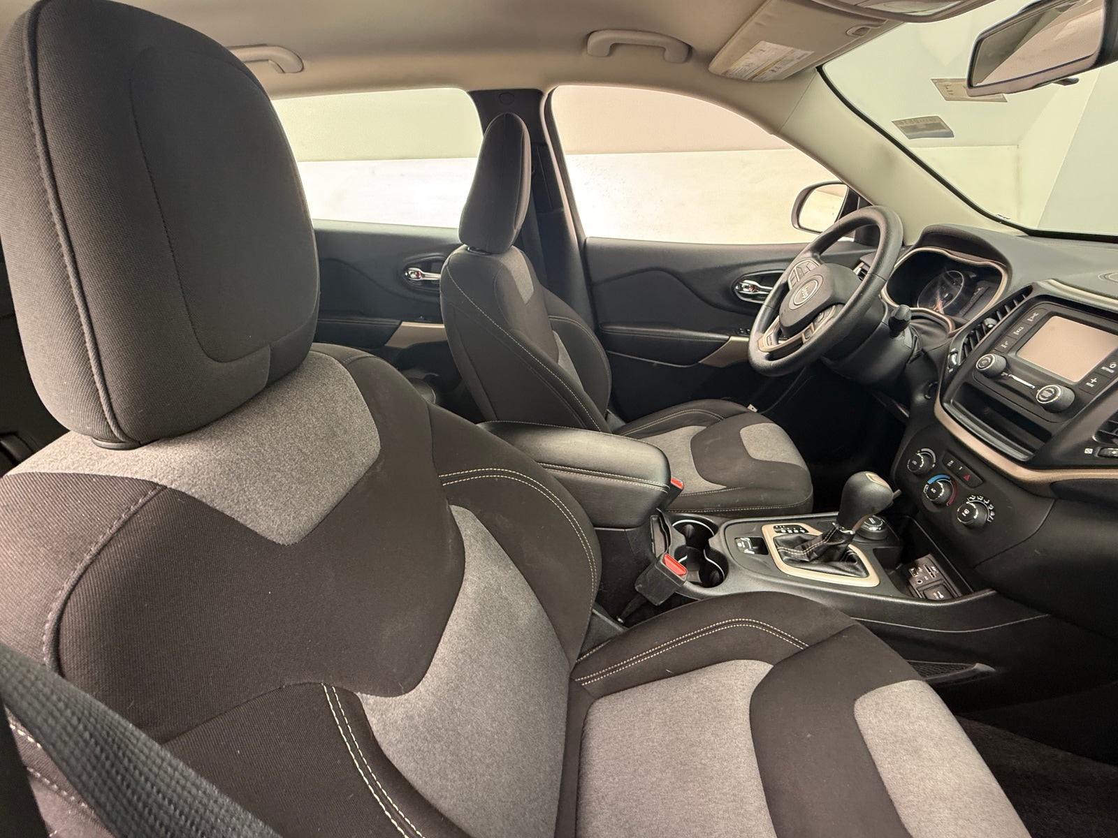 Thumbnail: 2017 Jeep Cherokee - 2